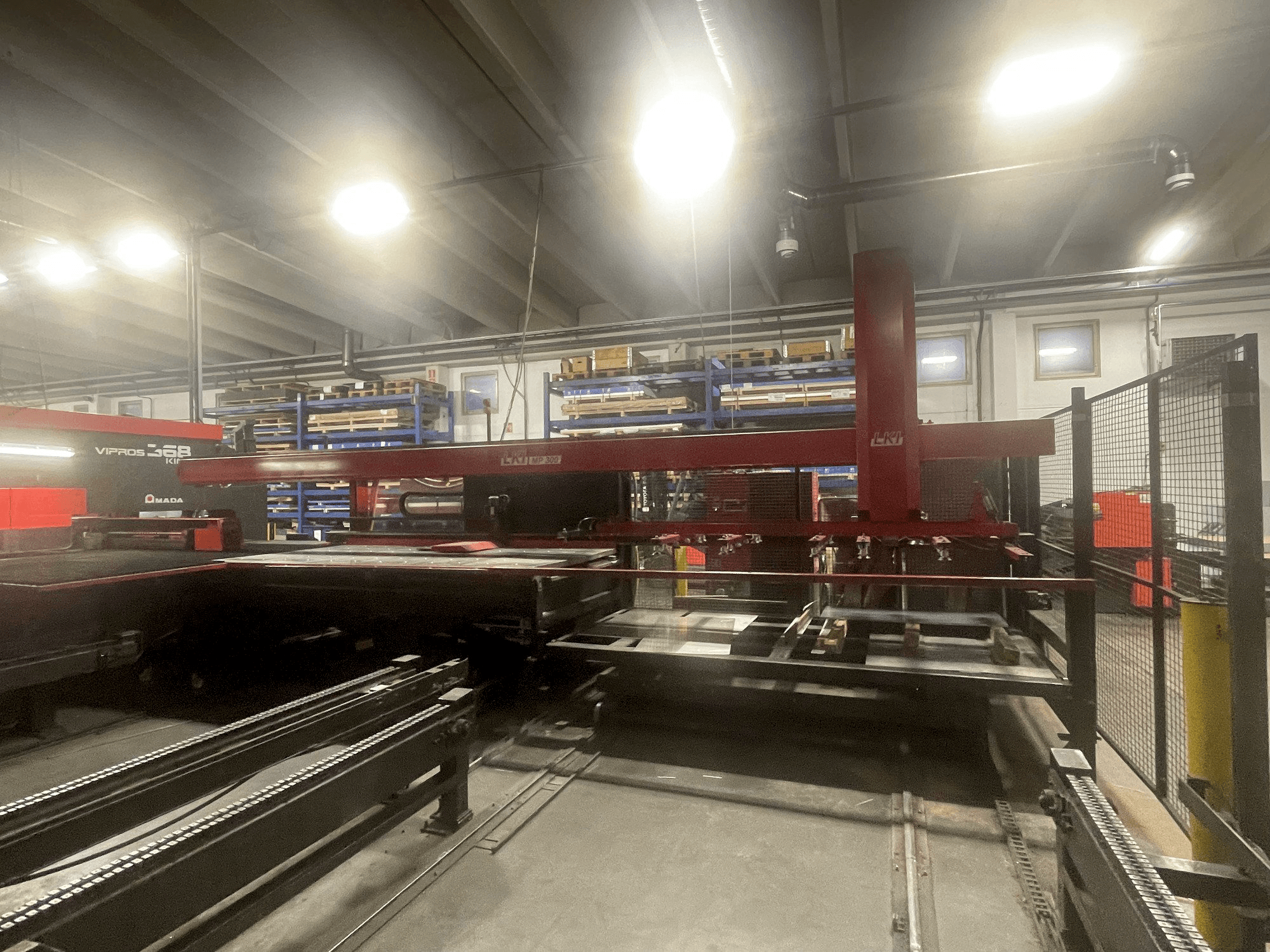 Вид станка Fms LINE AMADA спереди