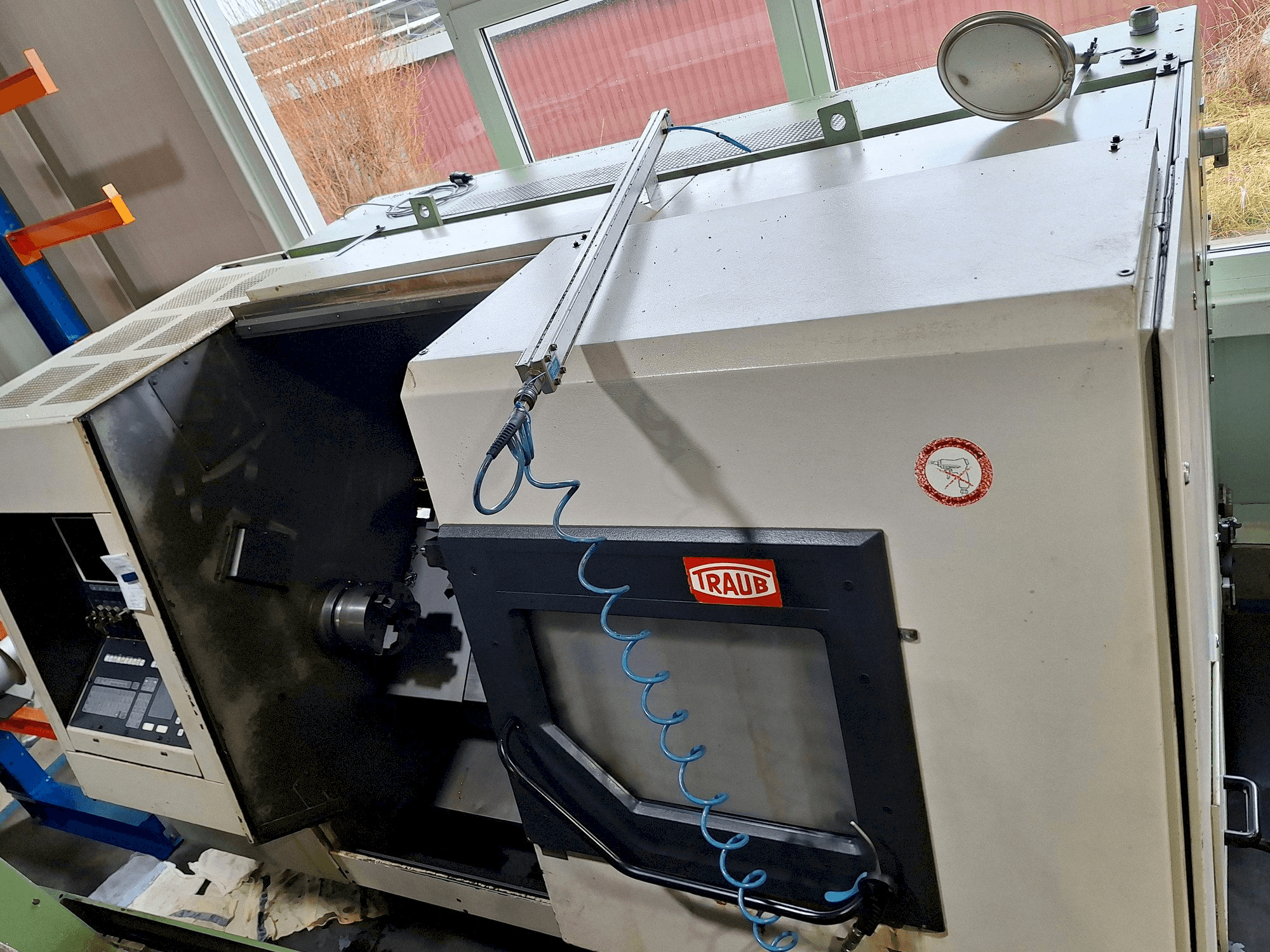 Вид станка TRAUB TND 400 спереди