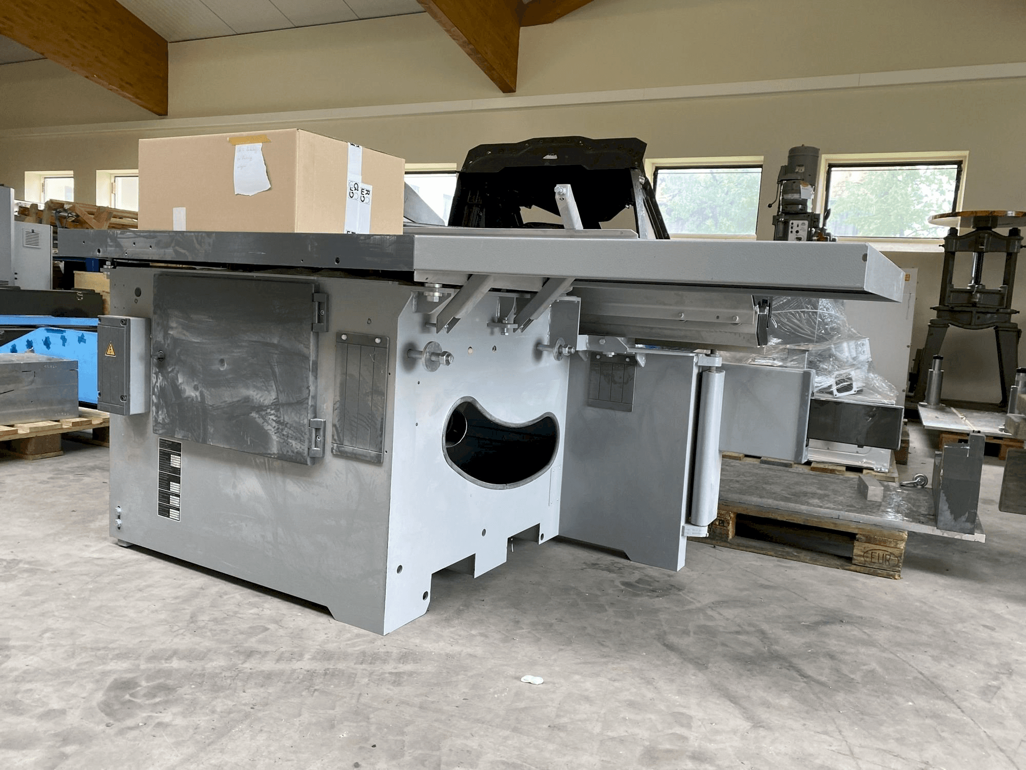 Вид станка Altendorf F45 спереди