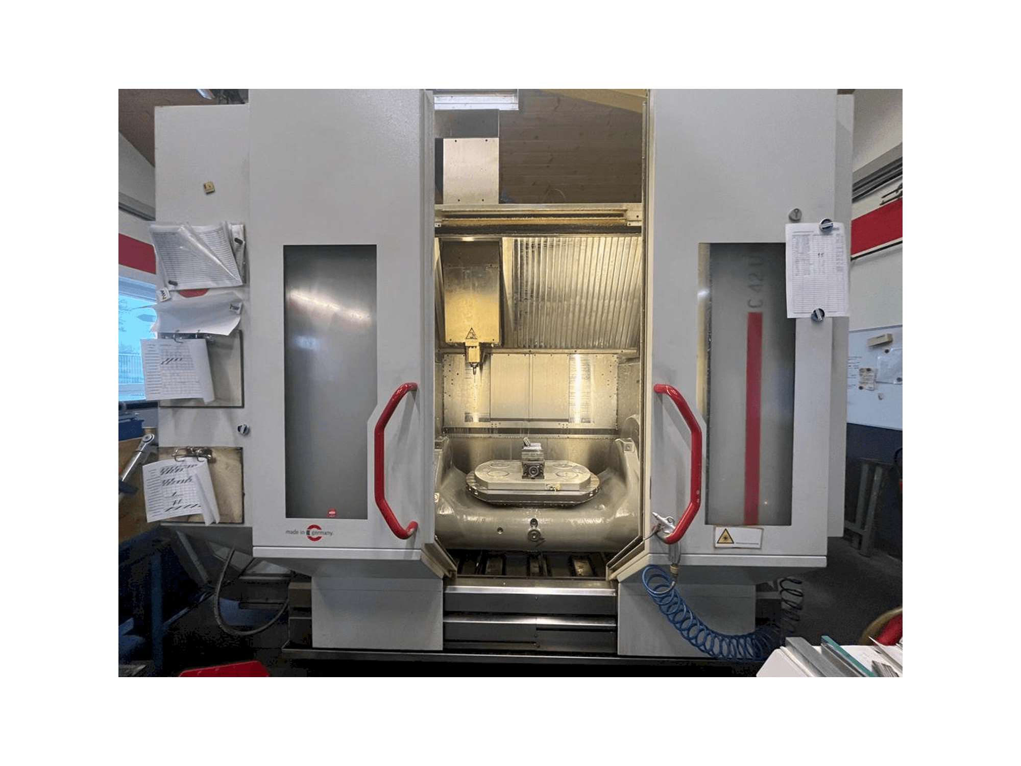 Вид станка HERMLE C42 U спереди