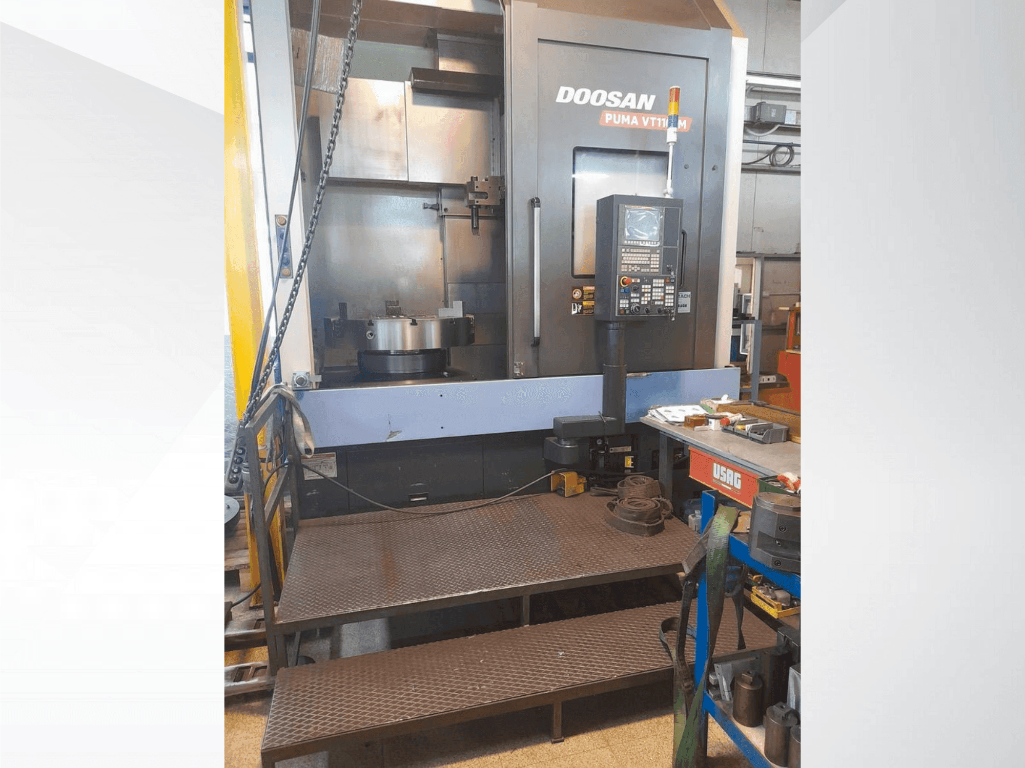Вид станка DOOSAN VT1100M спереди