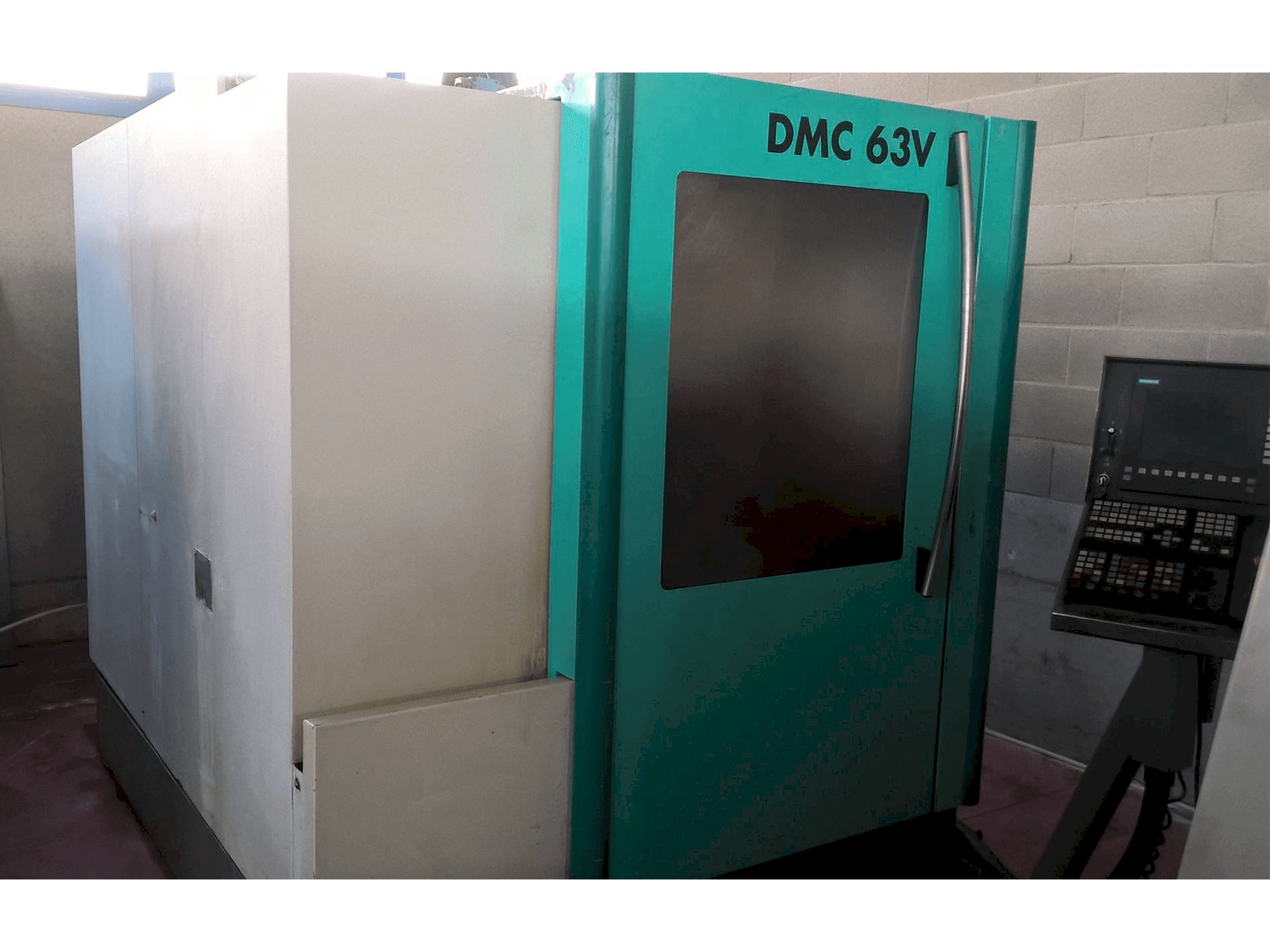 Вид станка DECKEL MAHO DMC 63V спереди