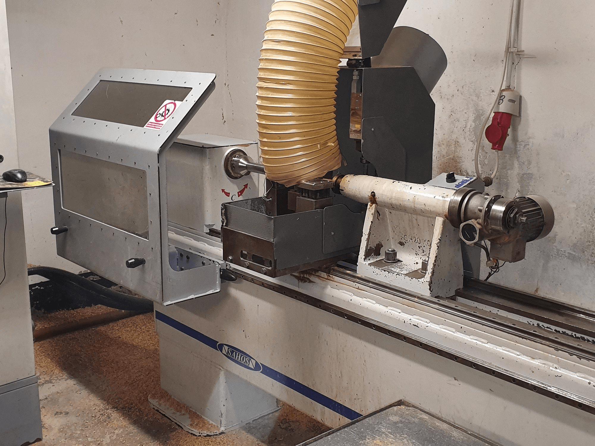 Вид станка Sahos GALAXY SH1800 CNC спереди