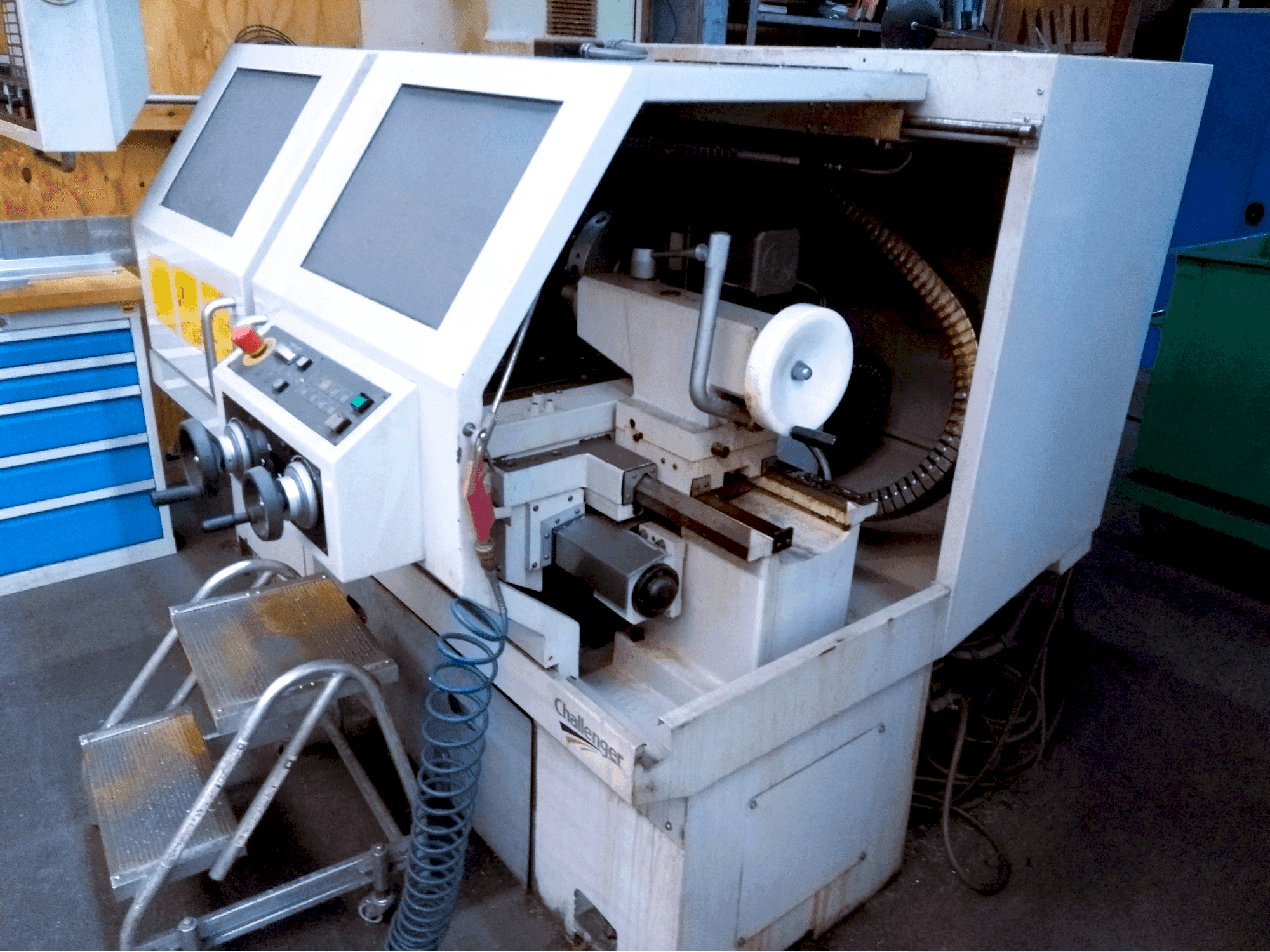 Вид станка Challenger MICROTURN BNC 446 спереди