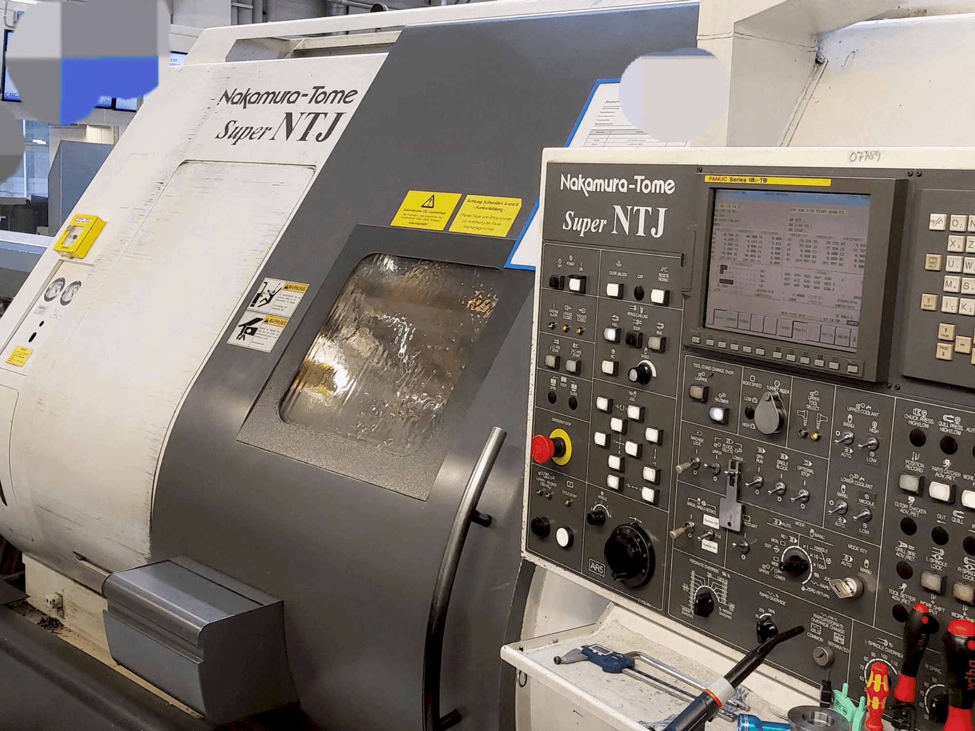 Вид станка NAKAMURA Super NTJ (2006) спереди