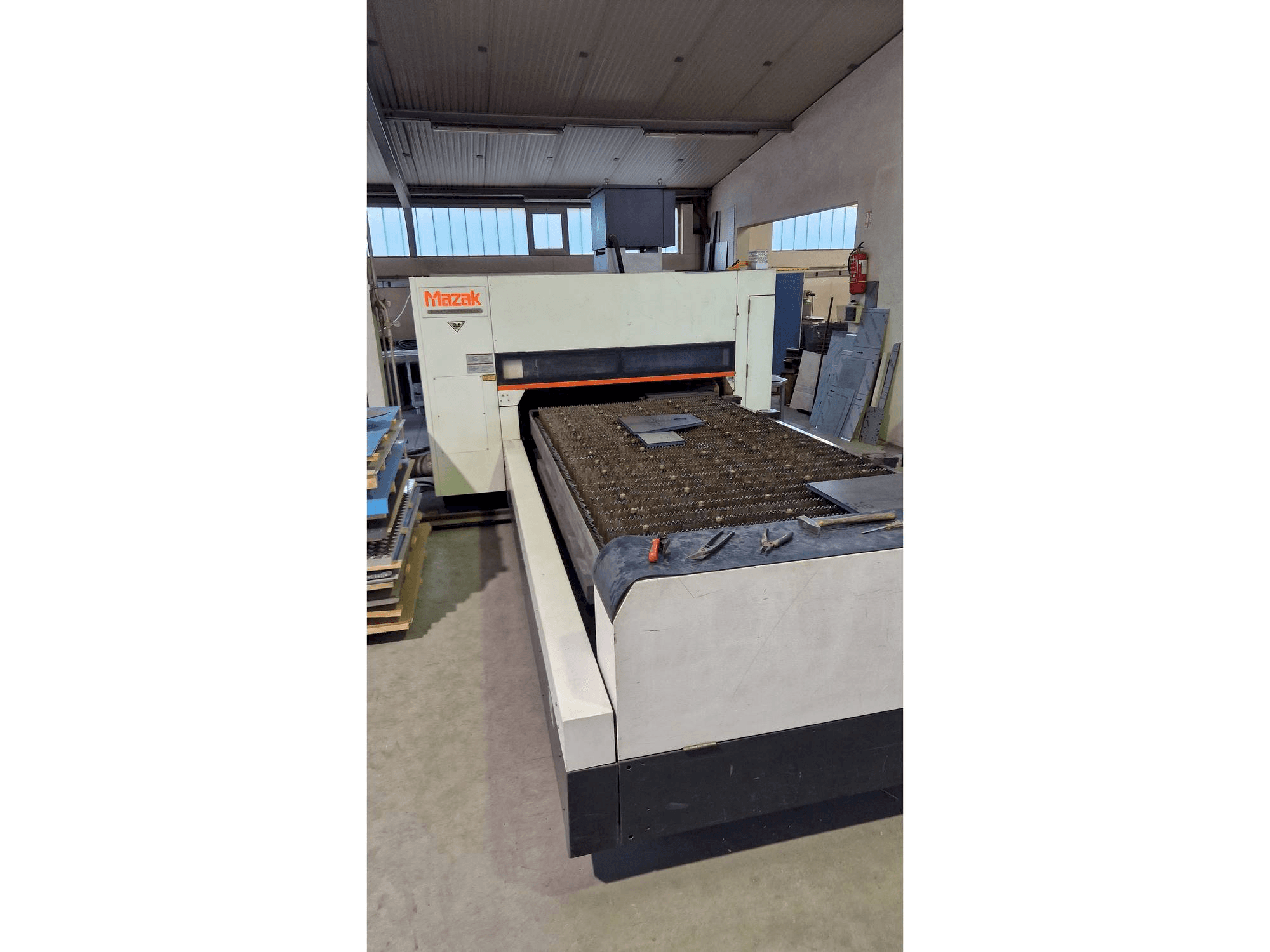Вид станка Mazak Super Turbo-X510 Mk III G спереди