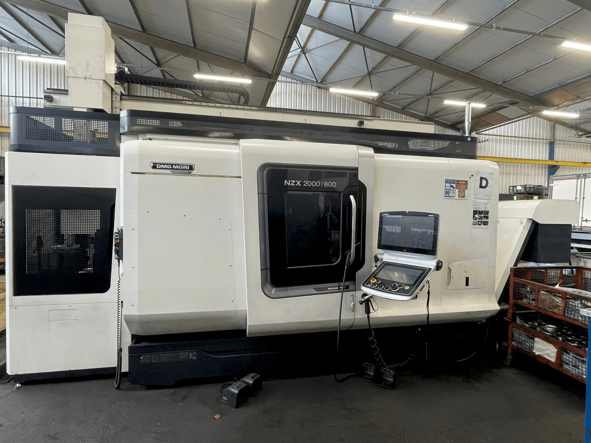 Вид станка DMG MORI NZX 2000/800 спереди