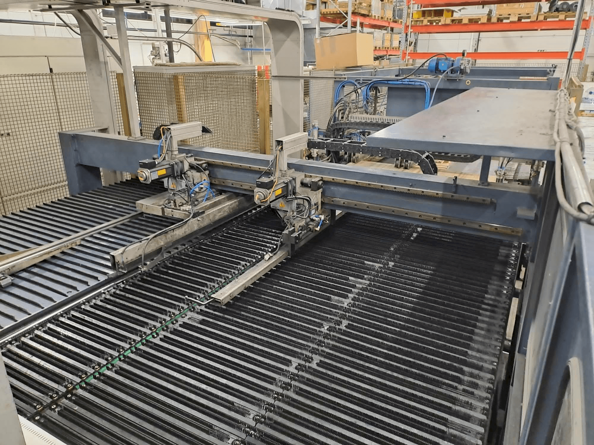 Вид станка Salvagnini S4 спереди