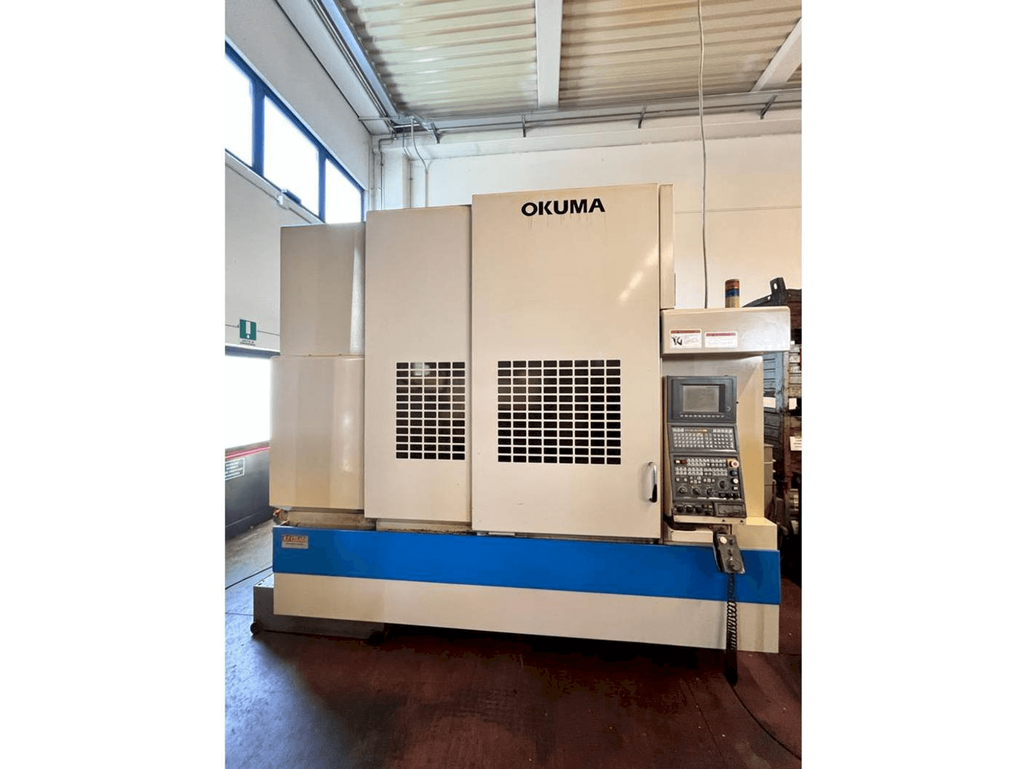 Вид станка Okuma MX55 VA спереди