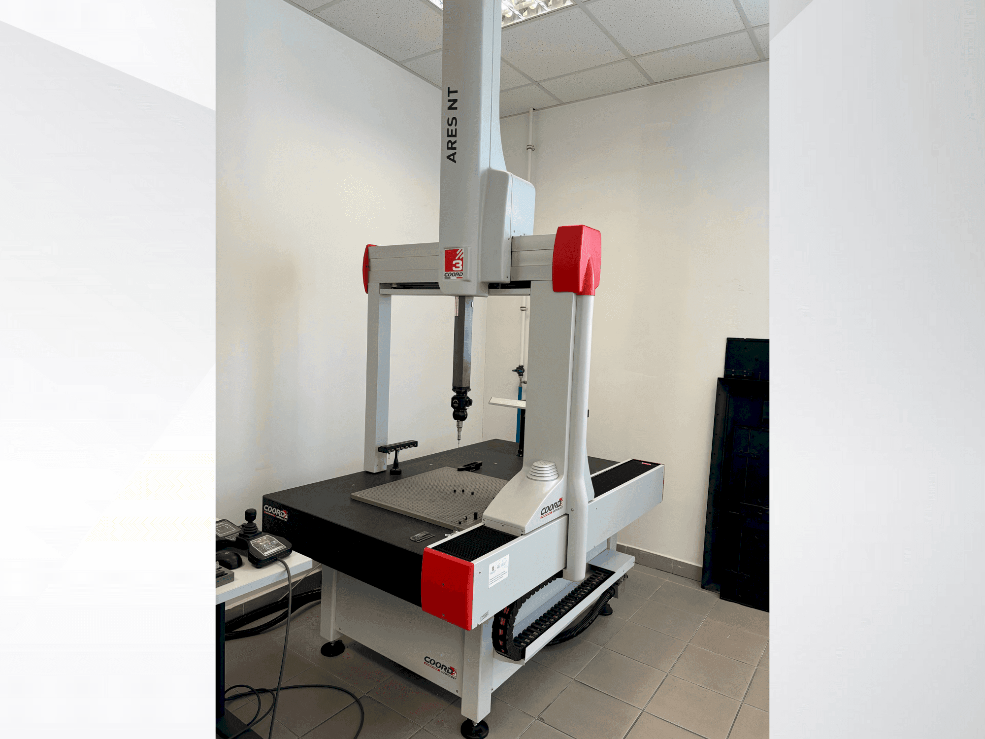 Вид станка Coord3 ARES NT спереди