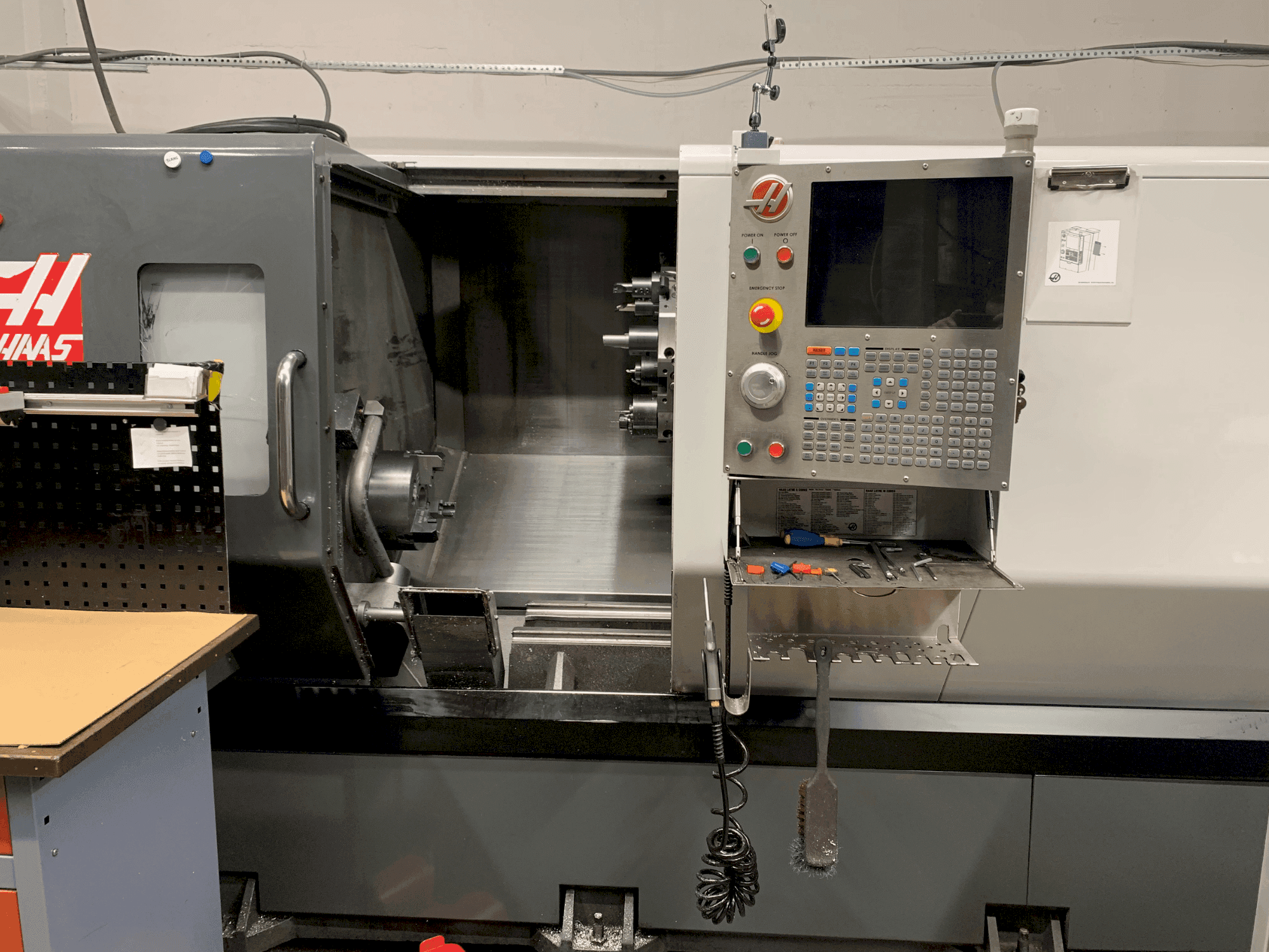 Вид станка HAAS ST-30Y спереди