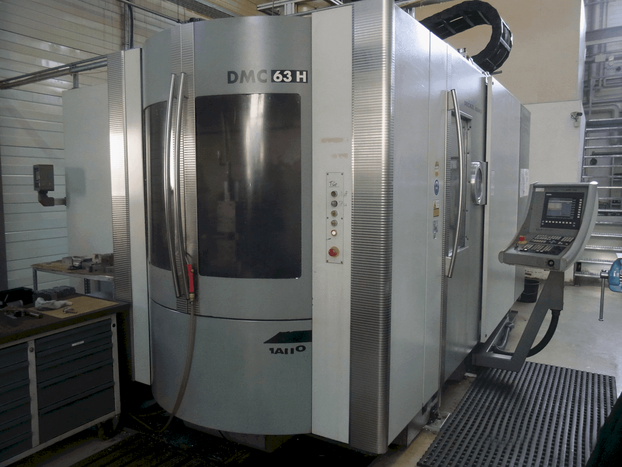 Вид станка DECKEL MAHO DMC 63 H спереди