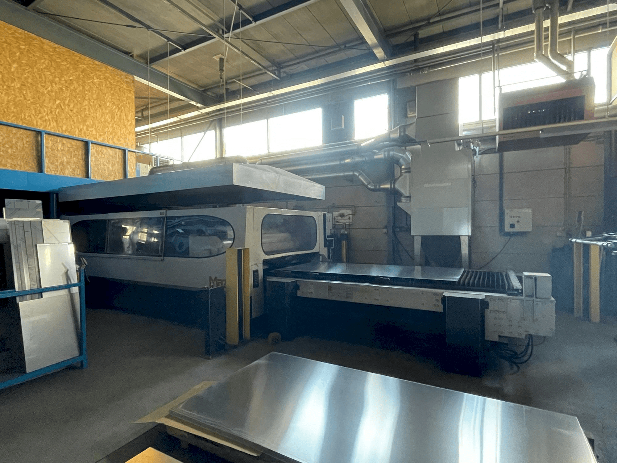 Вид станка Mazak HyperGear 510 спереди
