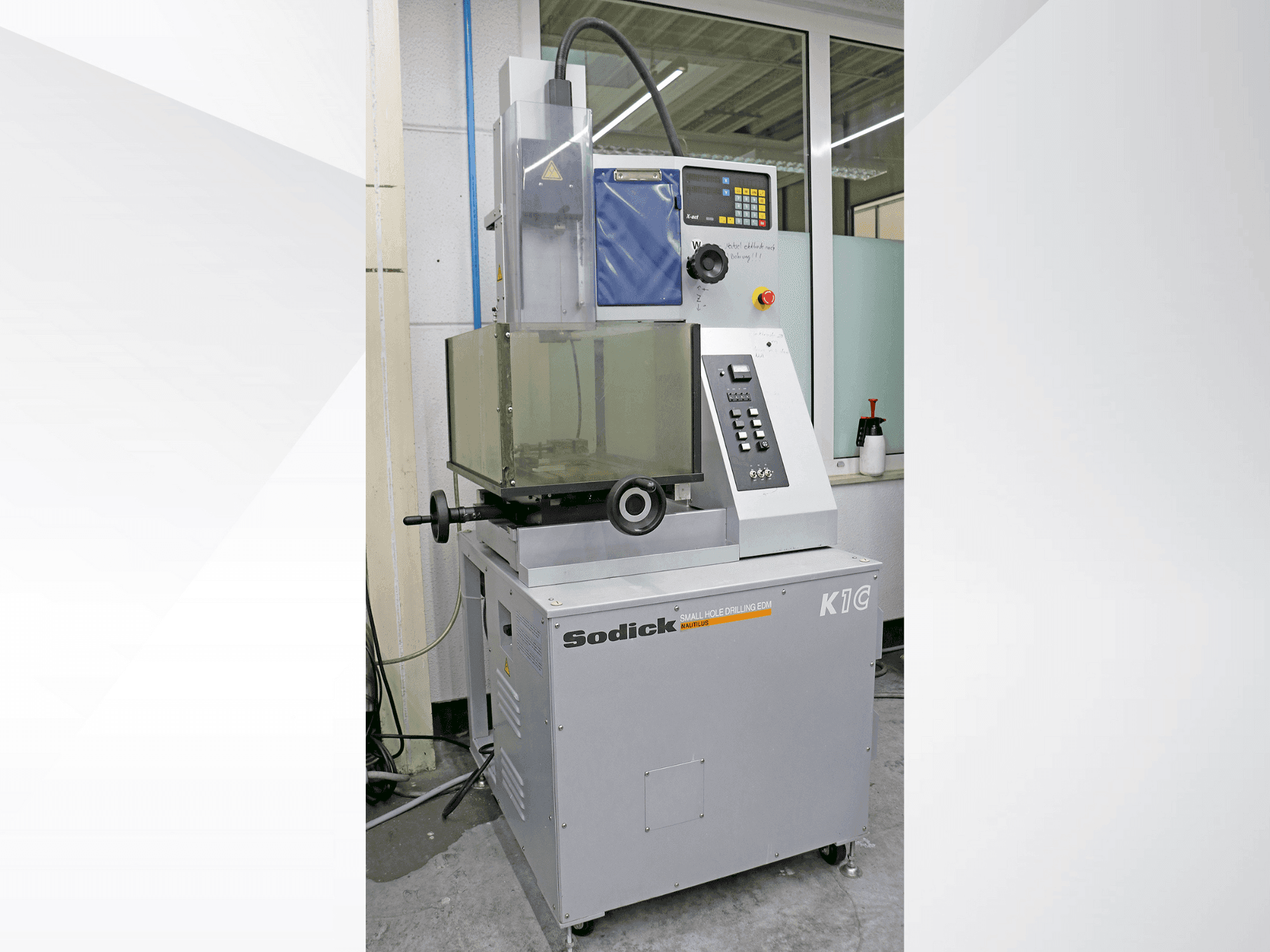Вид станка Sodick KIC спереди