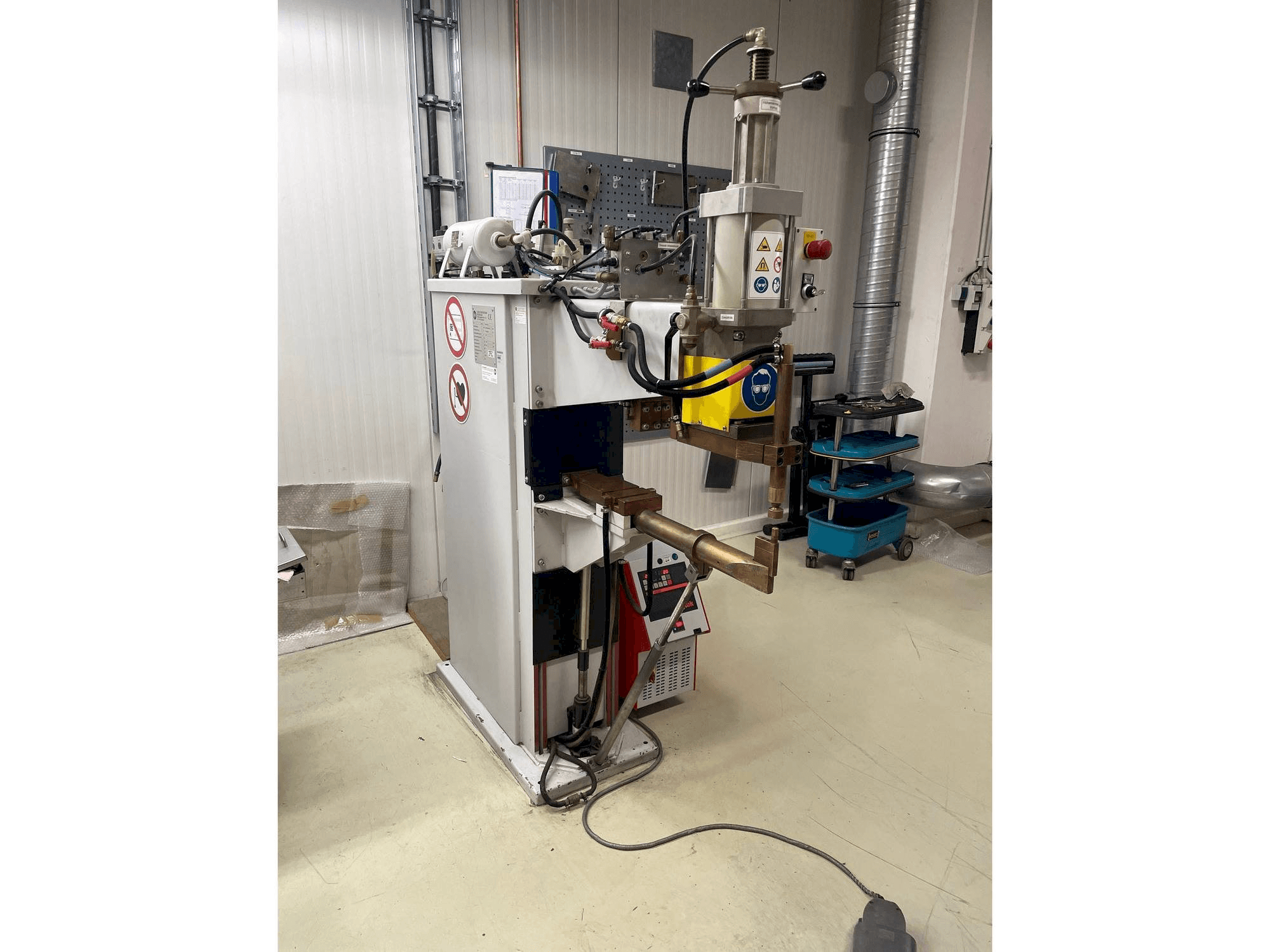 Вид станка ESD 8212 S спереди