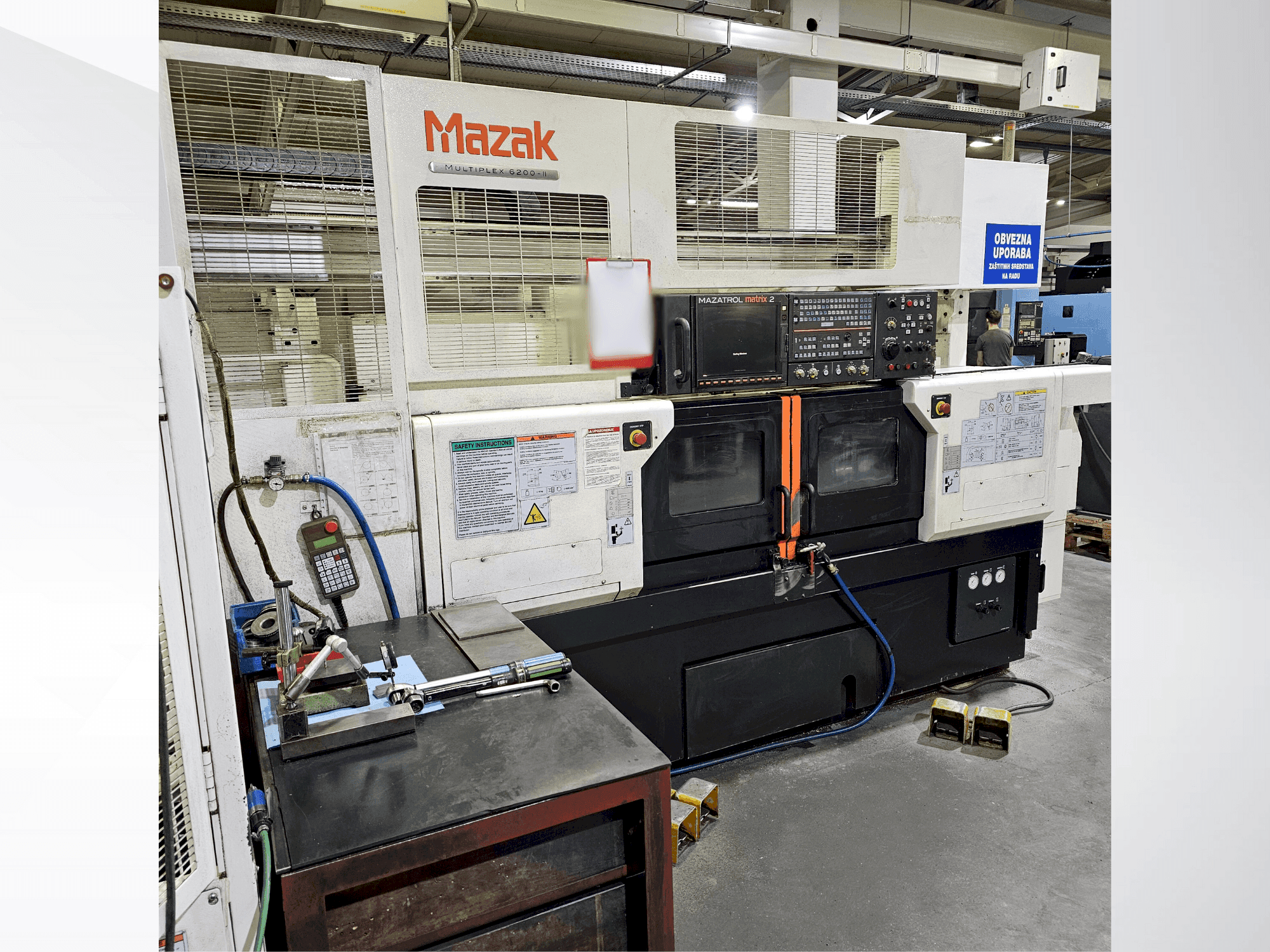 Вид станка Mazak Multiplex 6200II спереди