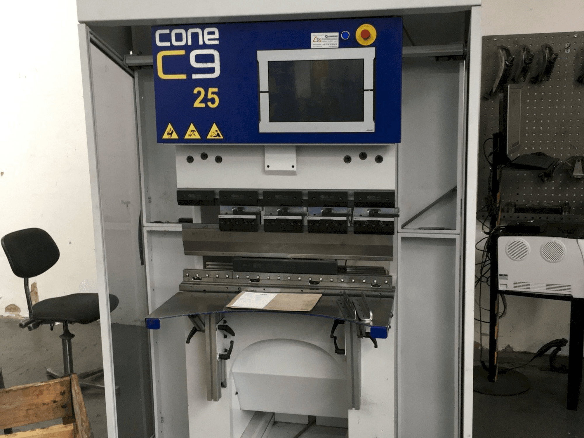 Вид станка COASTONE Cone C9 спереди