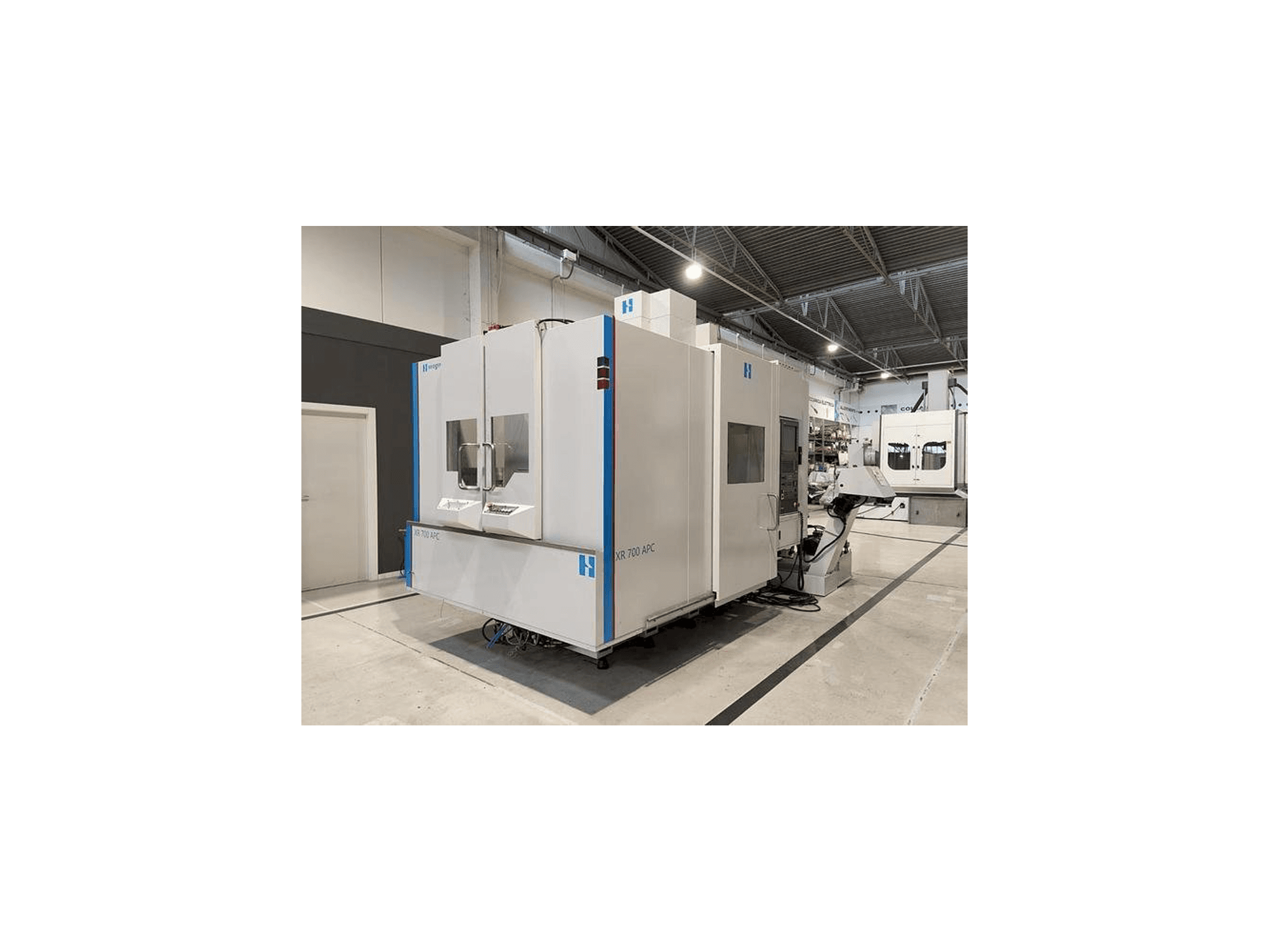 Вид станка Bridgeport XR-700 APC спереди