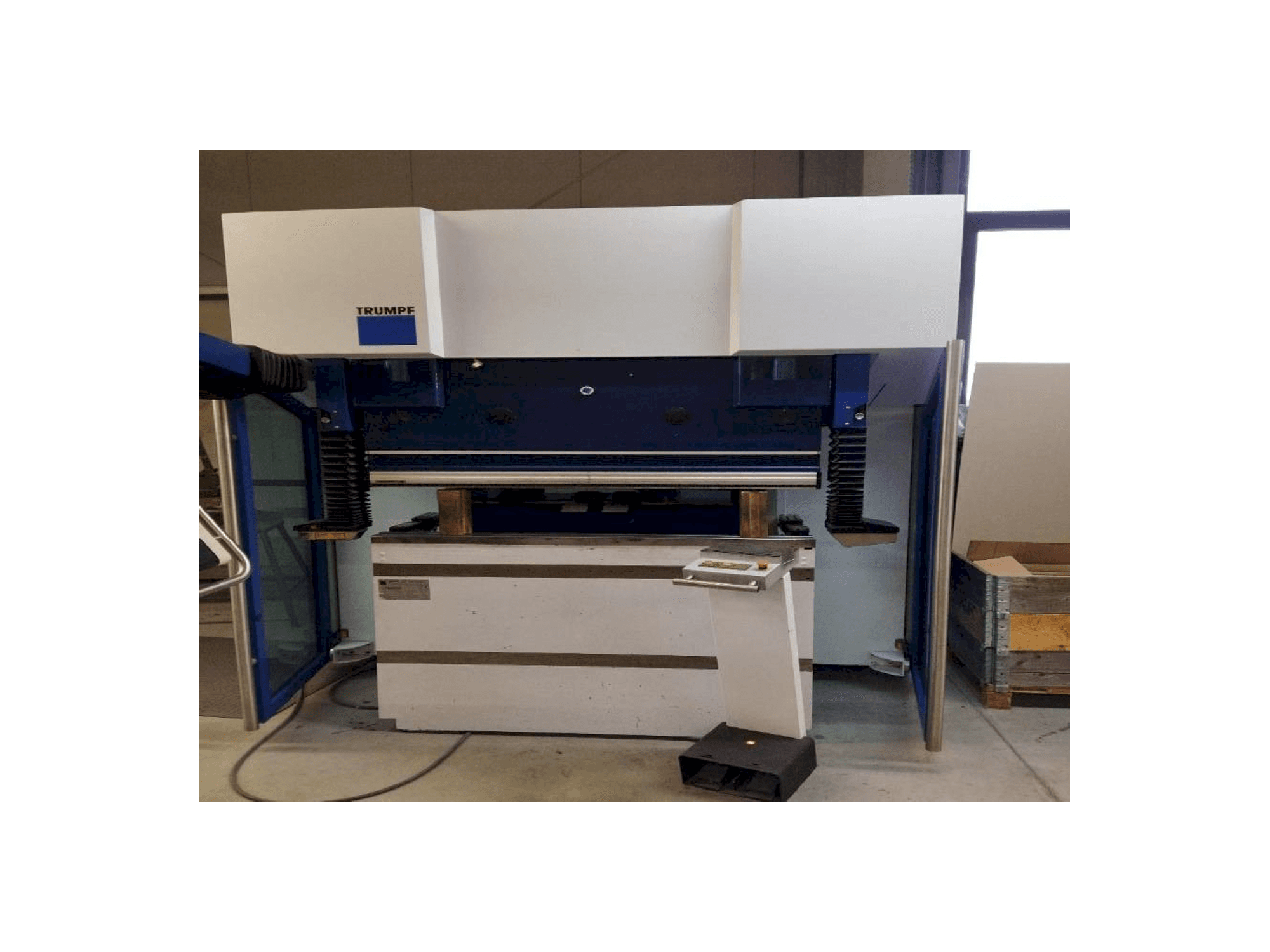 Вид станка TRUMPF V500 спереди