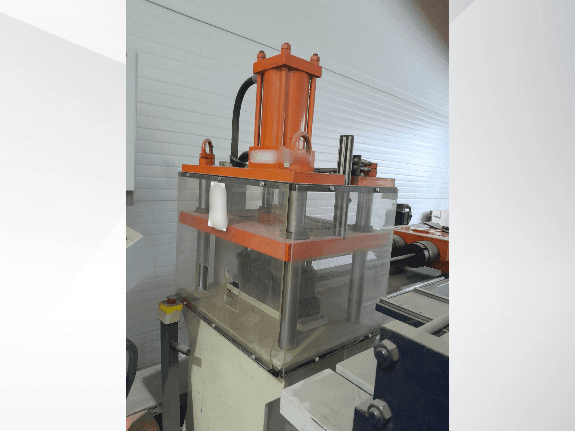 Вид станка UZMA MAKINA PDM 30 спереди