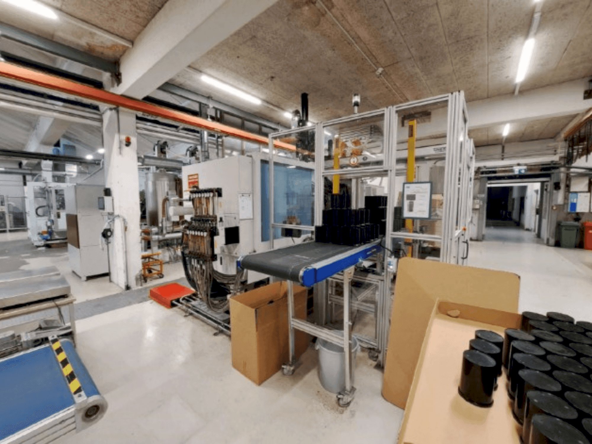 Вид станка WITTMANN TM Xpress 270/2250 Unilopg B6P спереди