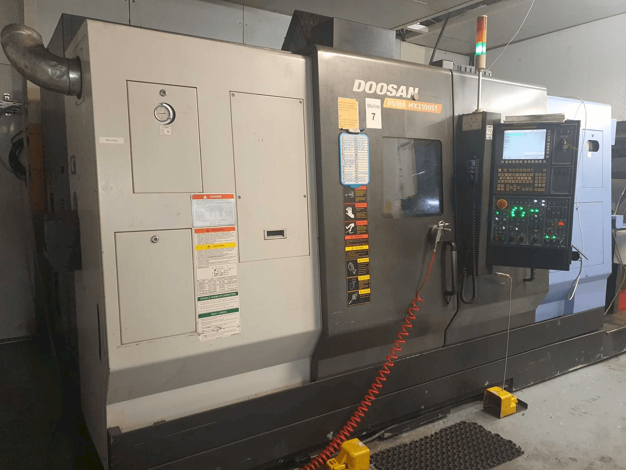 Вид станка Doosan Puma MX2100ST спереди