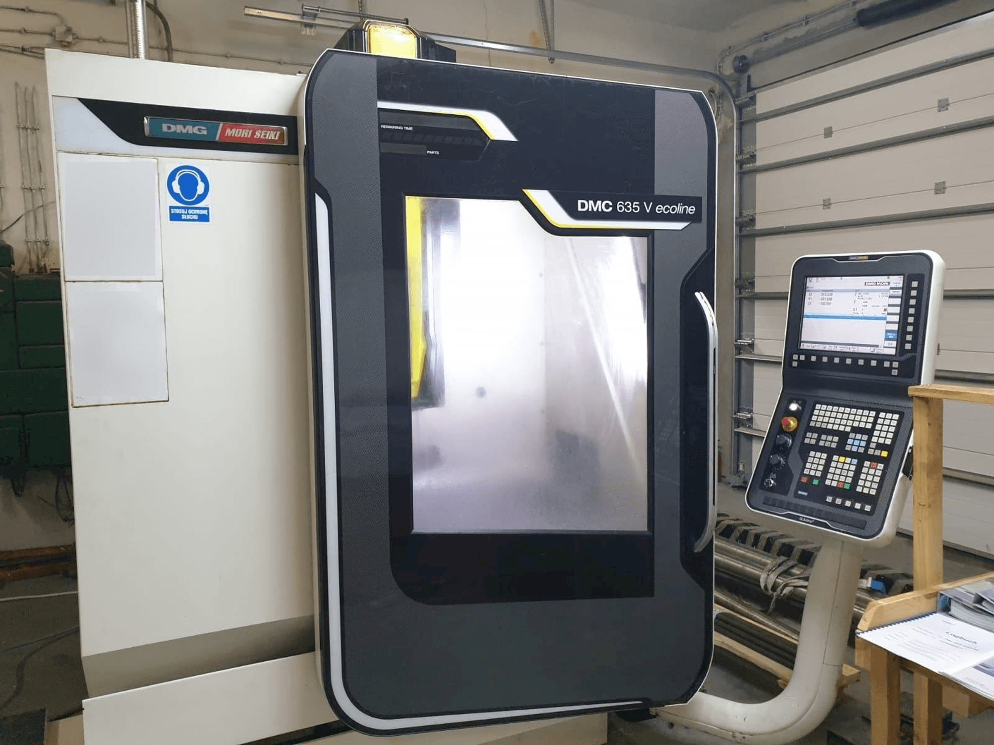 Вид станка DMG DMC 635 V ecoline спереди