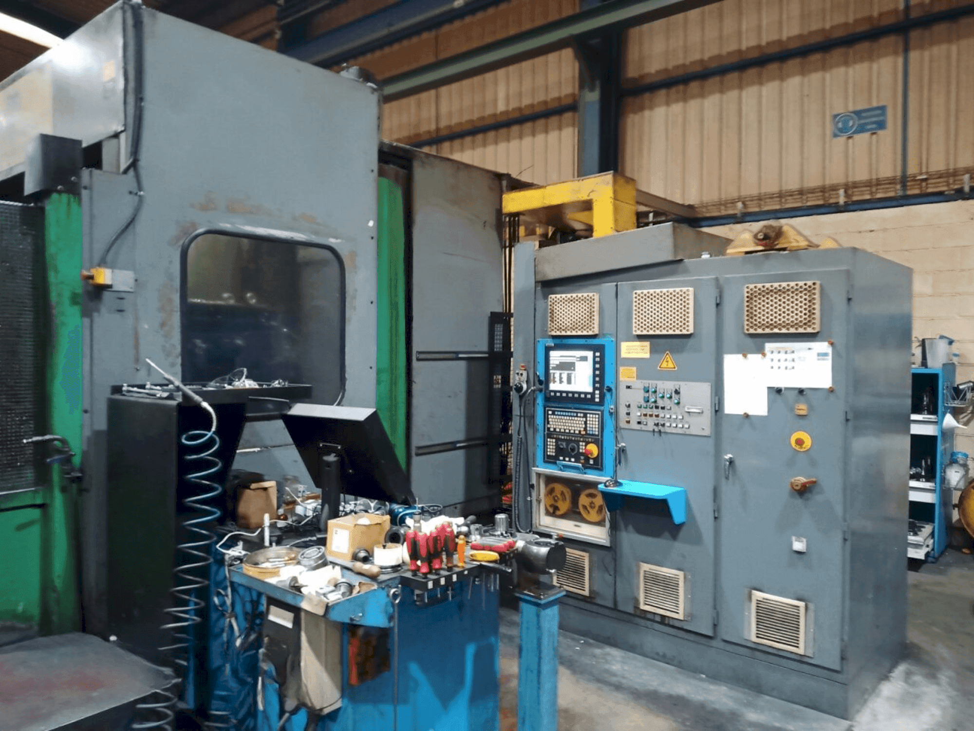 Вид станка Correa XB-420 спереди