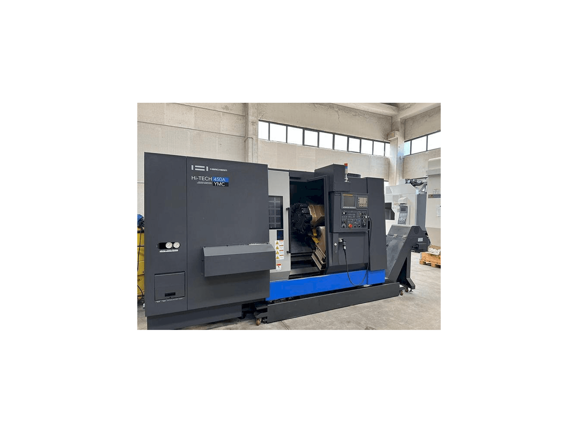 Вид станка HWACHEON HI-ECO 450A YMC спереди