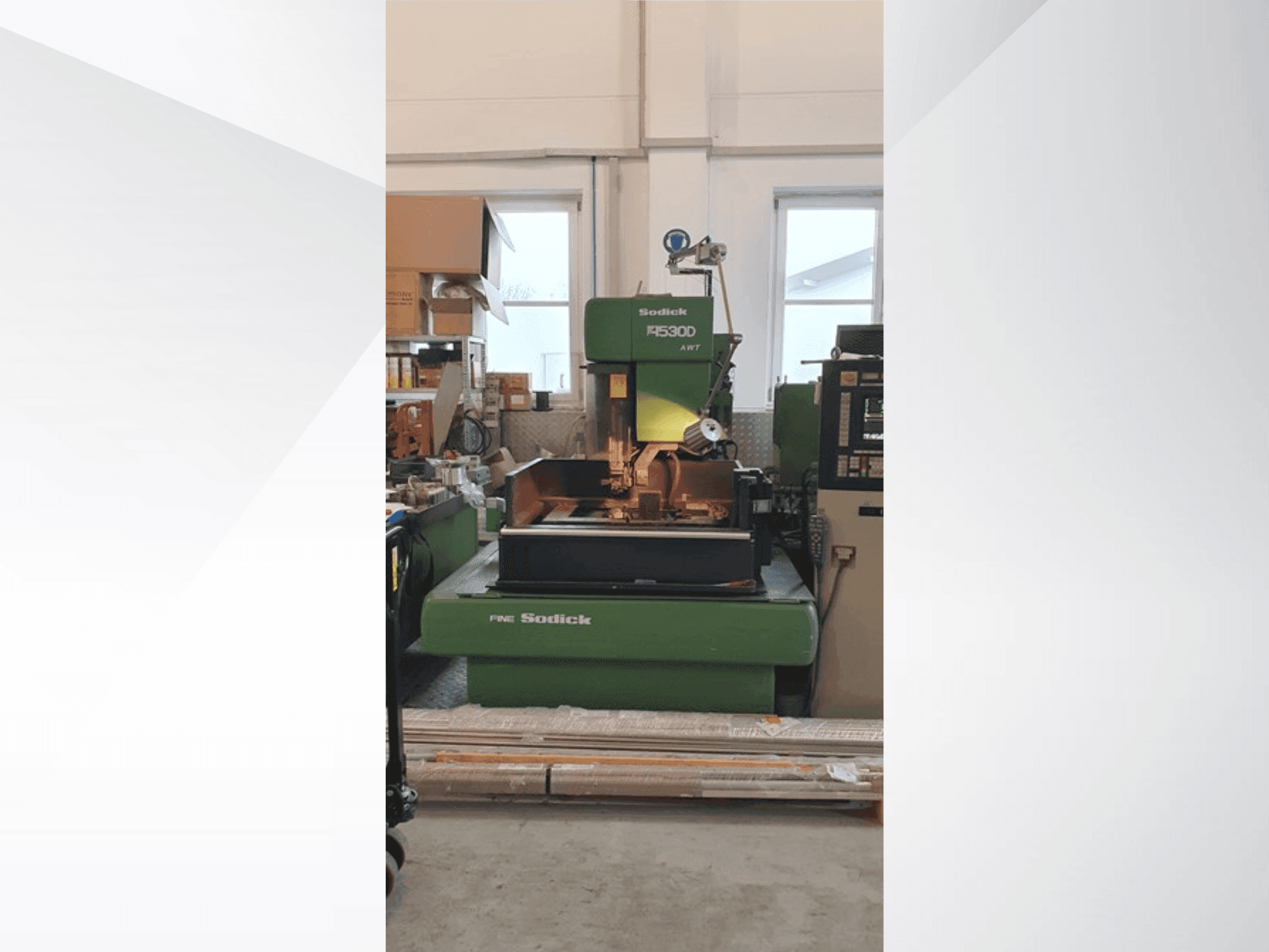 Вид станка Sodick A 530 D AWT спереди