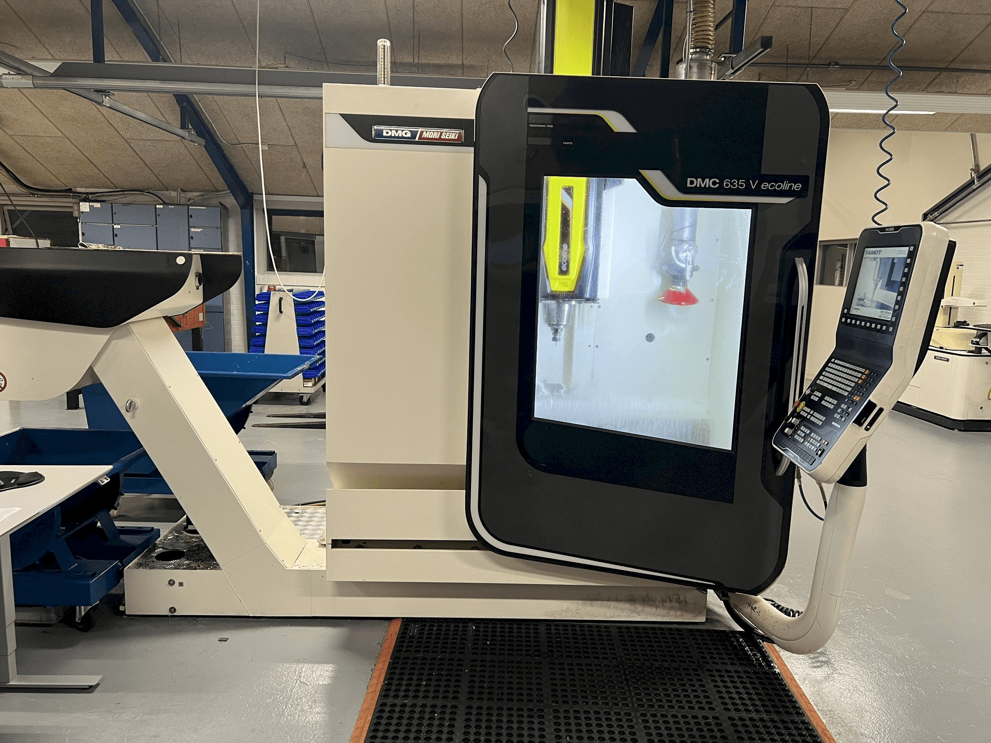Вид станка DMG Mori Seiki DMC 635 V ECOLINE спереди