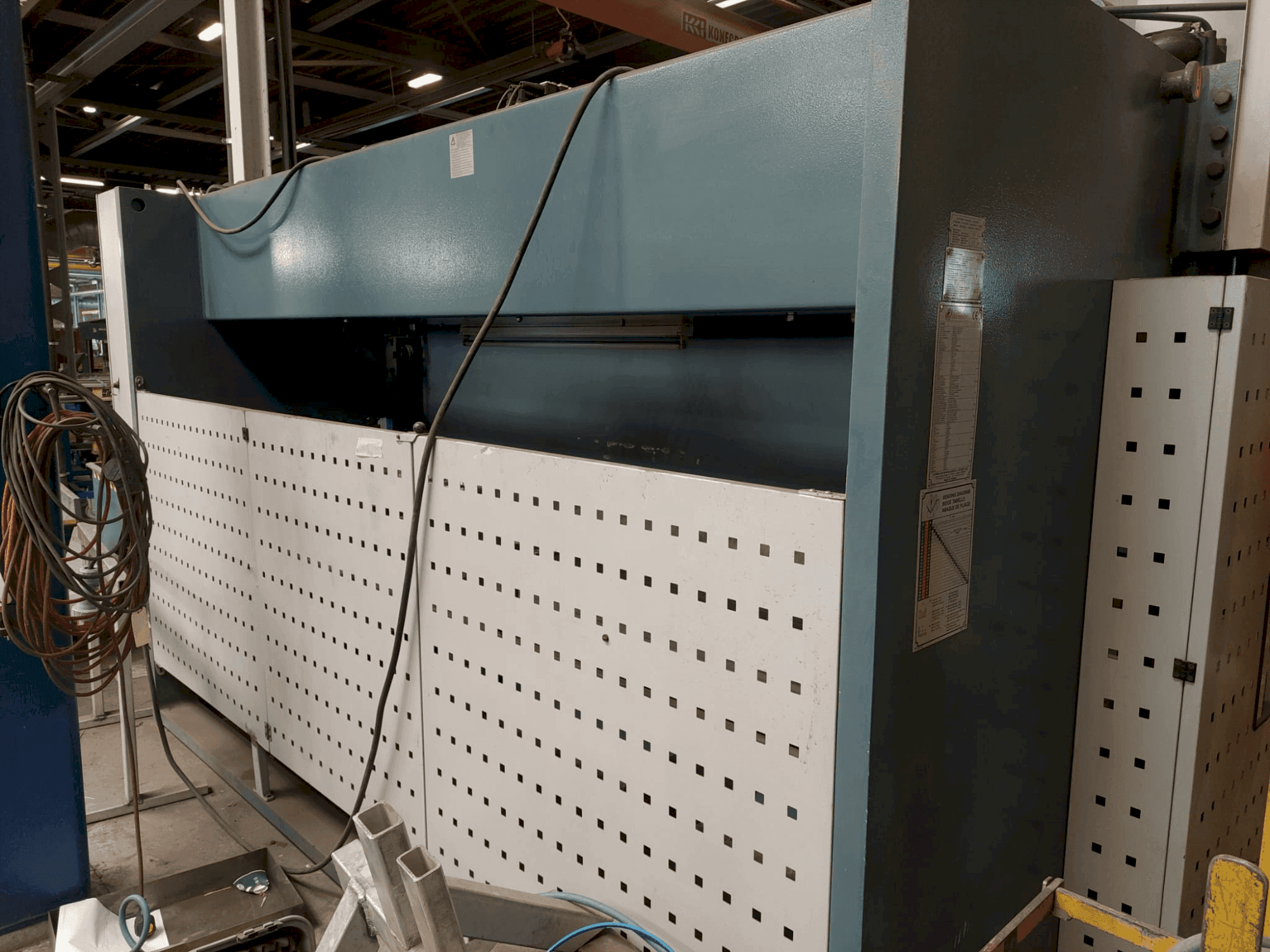 Вид станка Durma E 40160 спереди