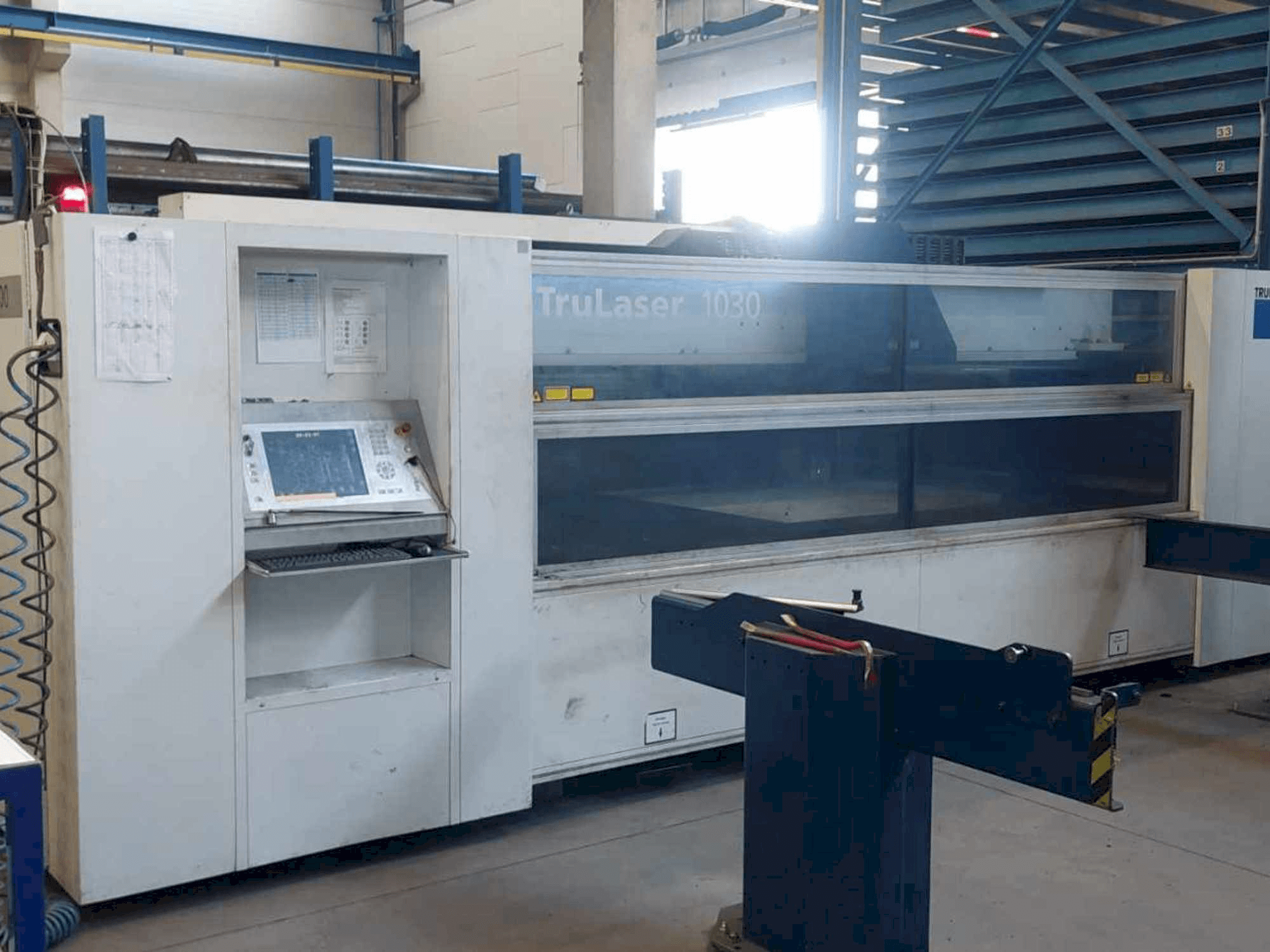 Вид станка Trumpf TruLaser 1030 спереди
