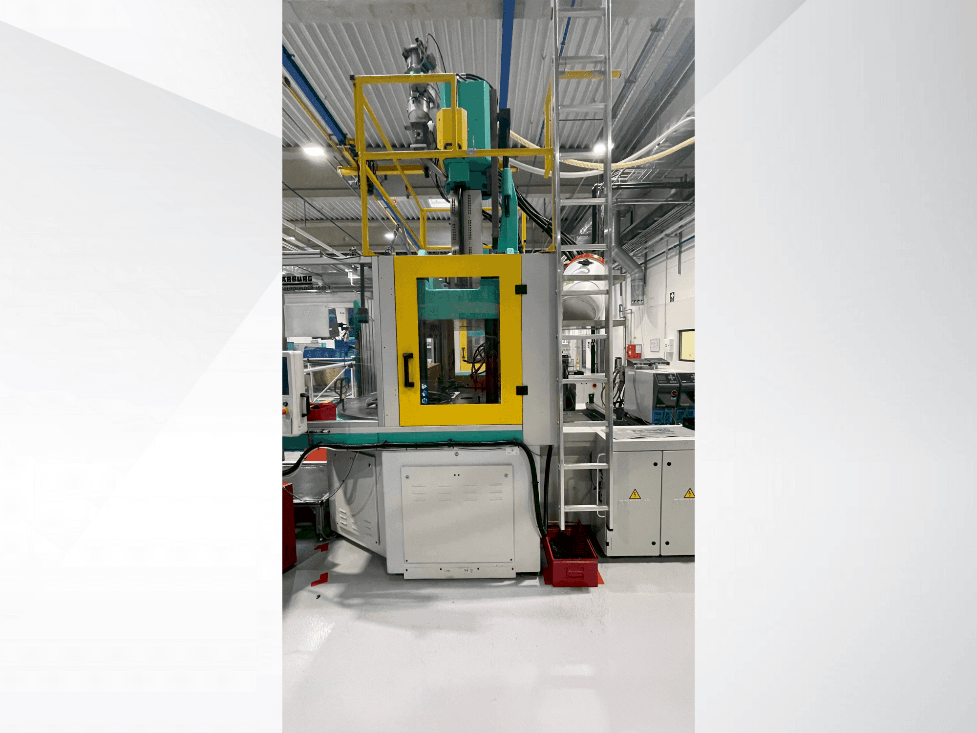 Вид станка Arburg Allrounder 1500 T 2000-400 спереди