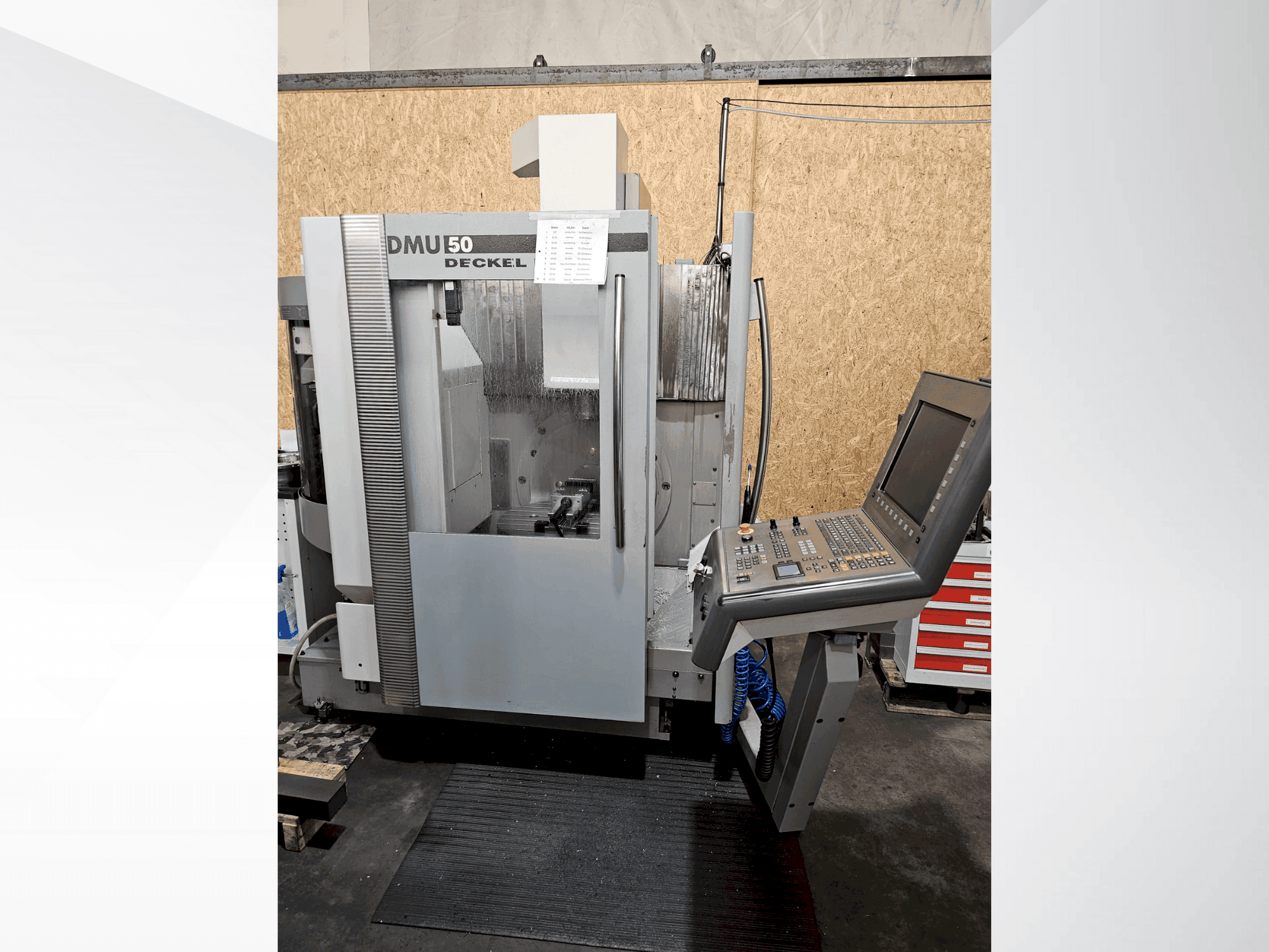 Вид станка DMG DECKEL MAHO DMU 50 спереди