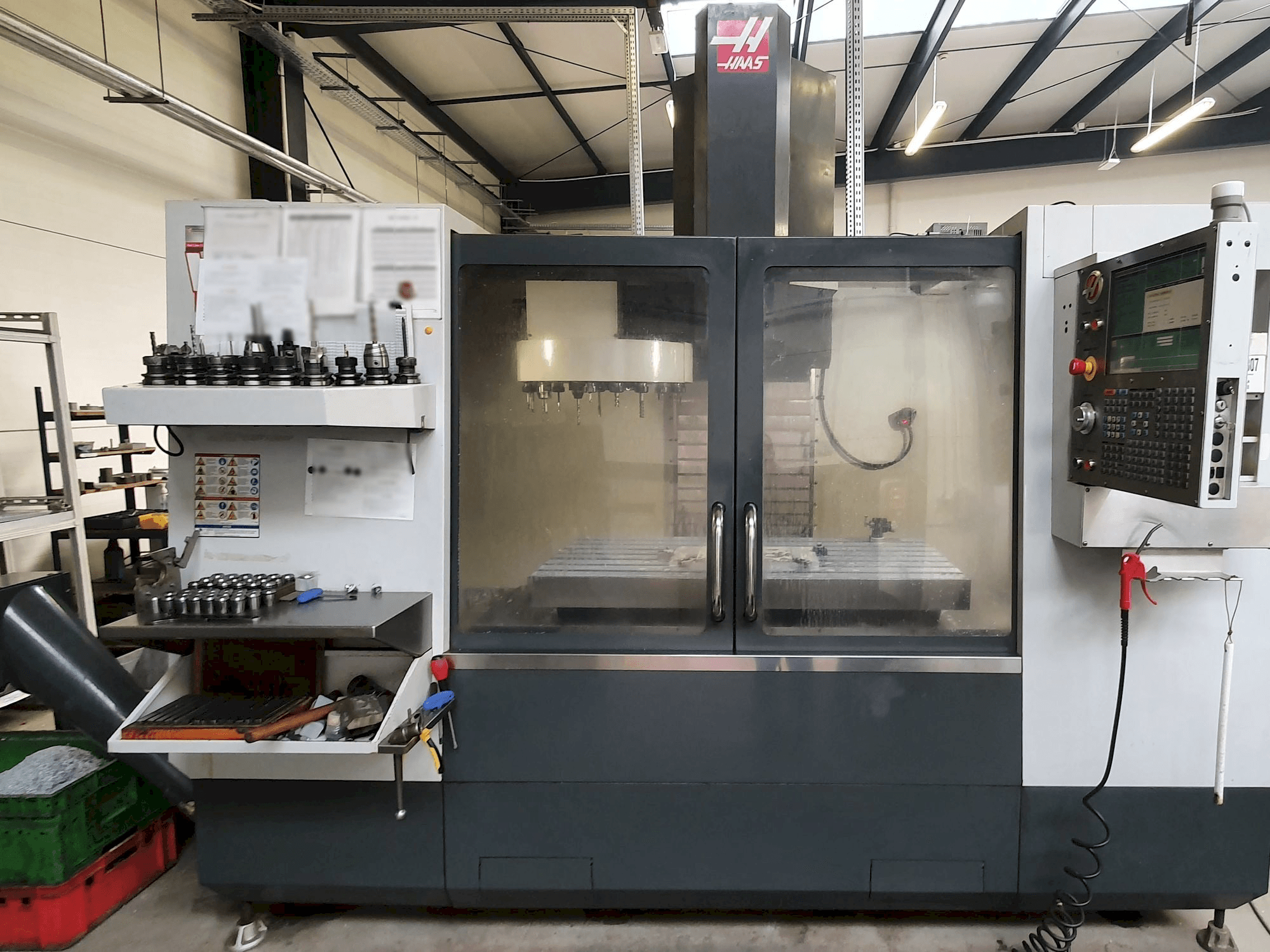Вид станка HAAS VF-3YT спереди