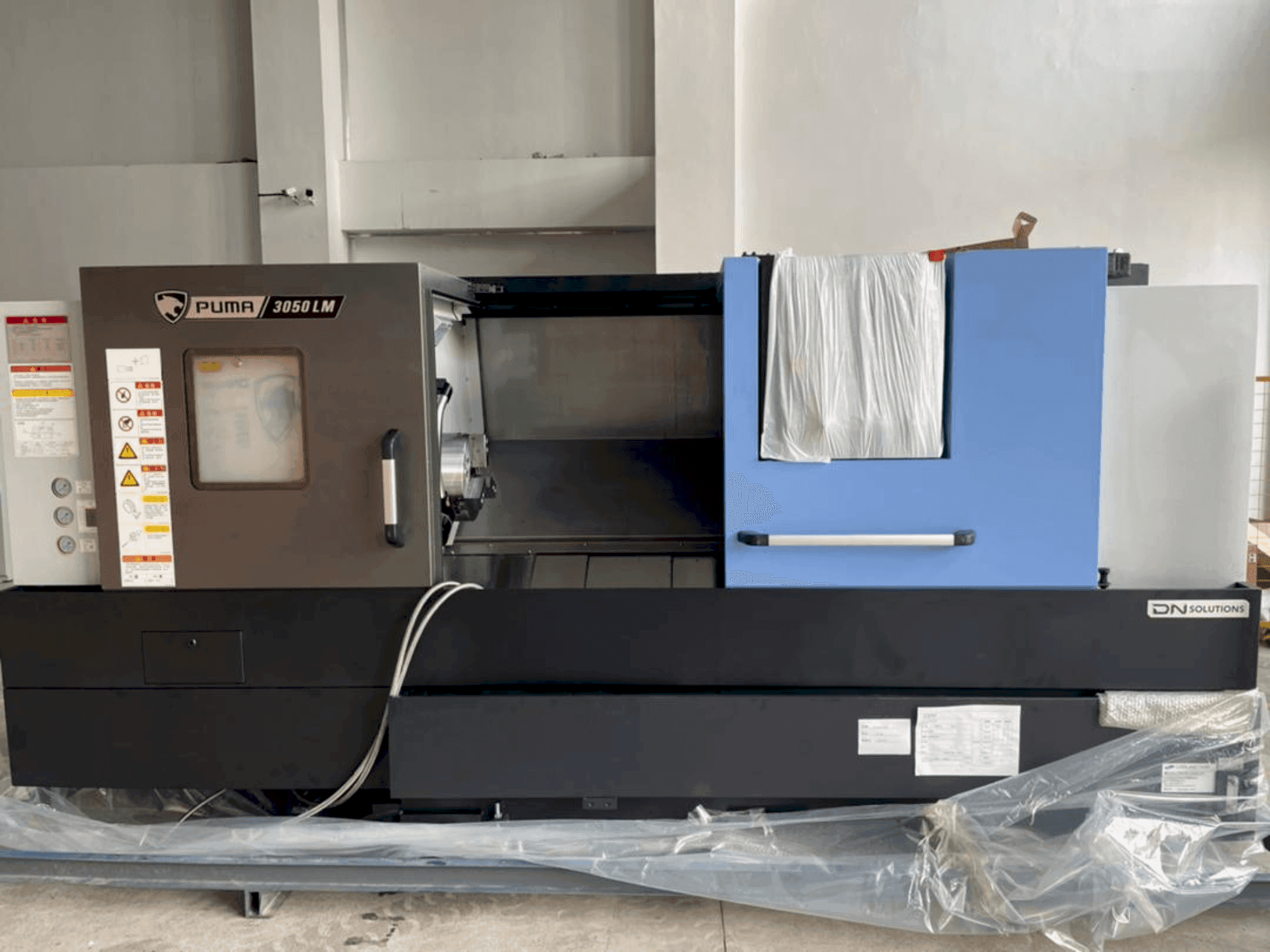 Вид станка DOOSAN PUMA 3050 LM спереди