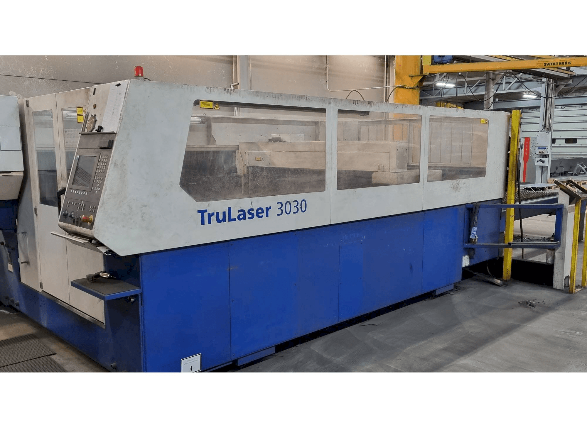 Вид станка Trumpf TruLaser 3030 спереди