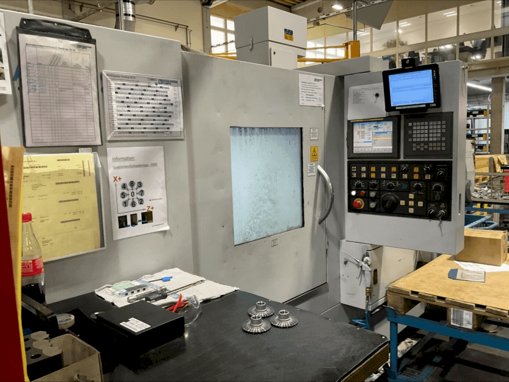 Вид станка HARDINGE RS65 спереди