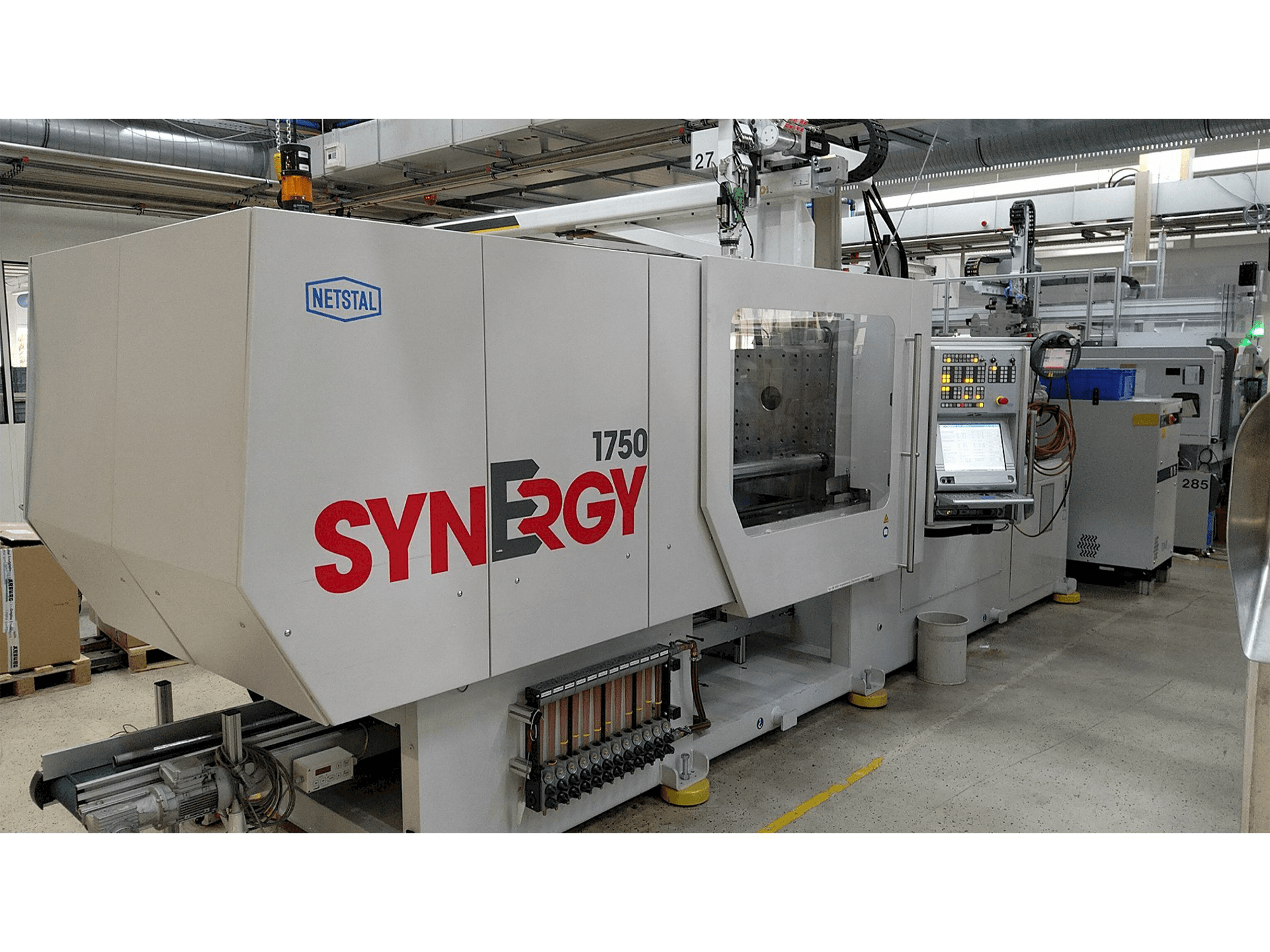 Вид станка Netstal SynErgy 1750-600 спереди