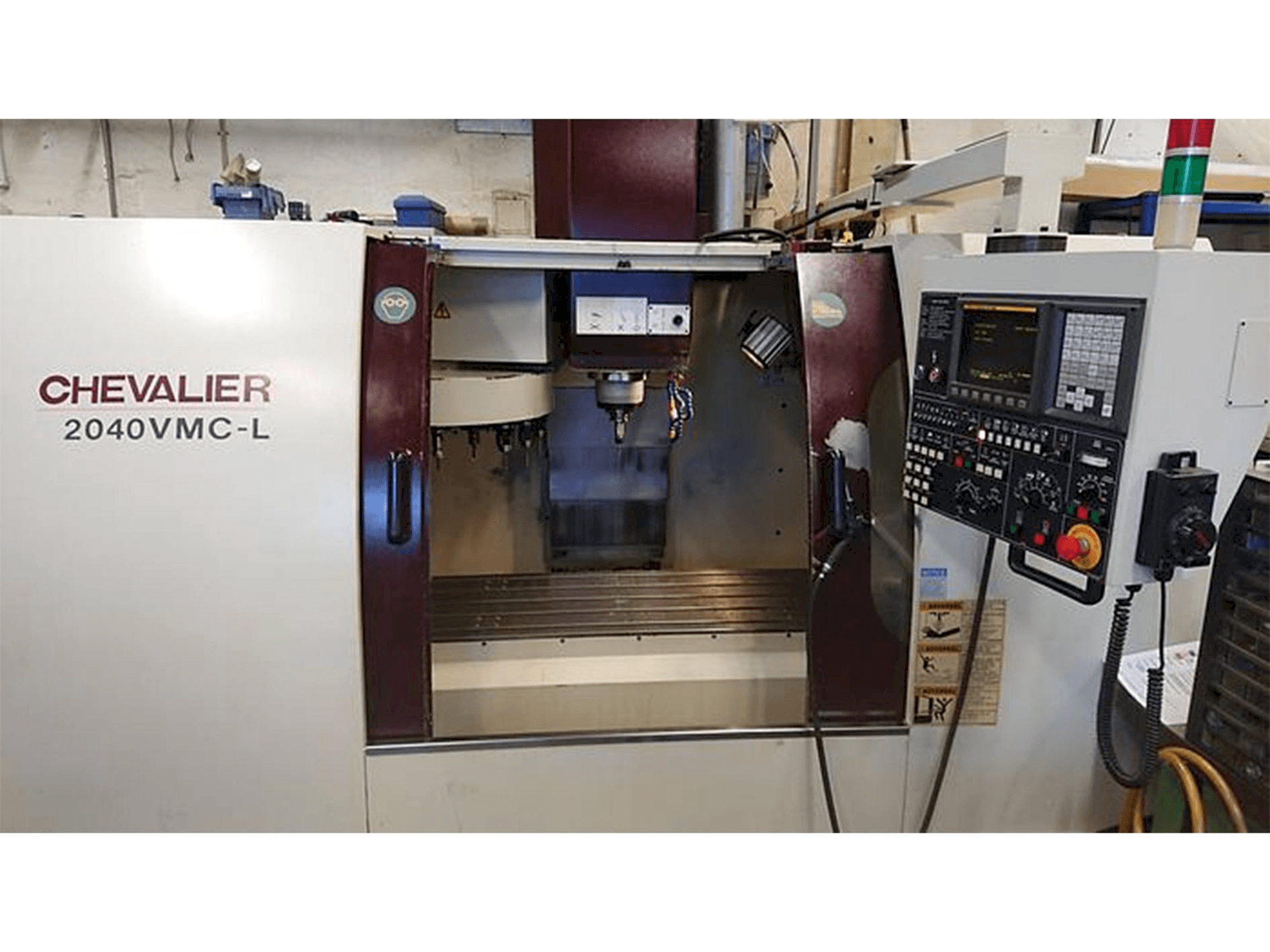 Вид станка Chevalier 2040 VMC-L спереди