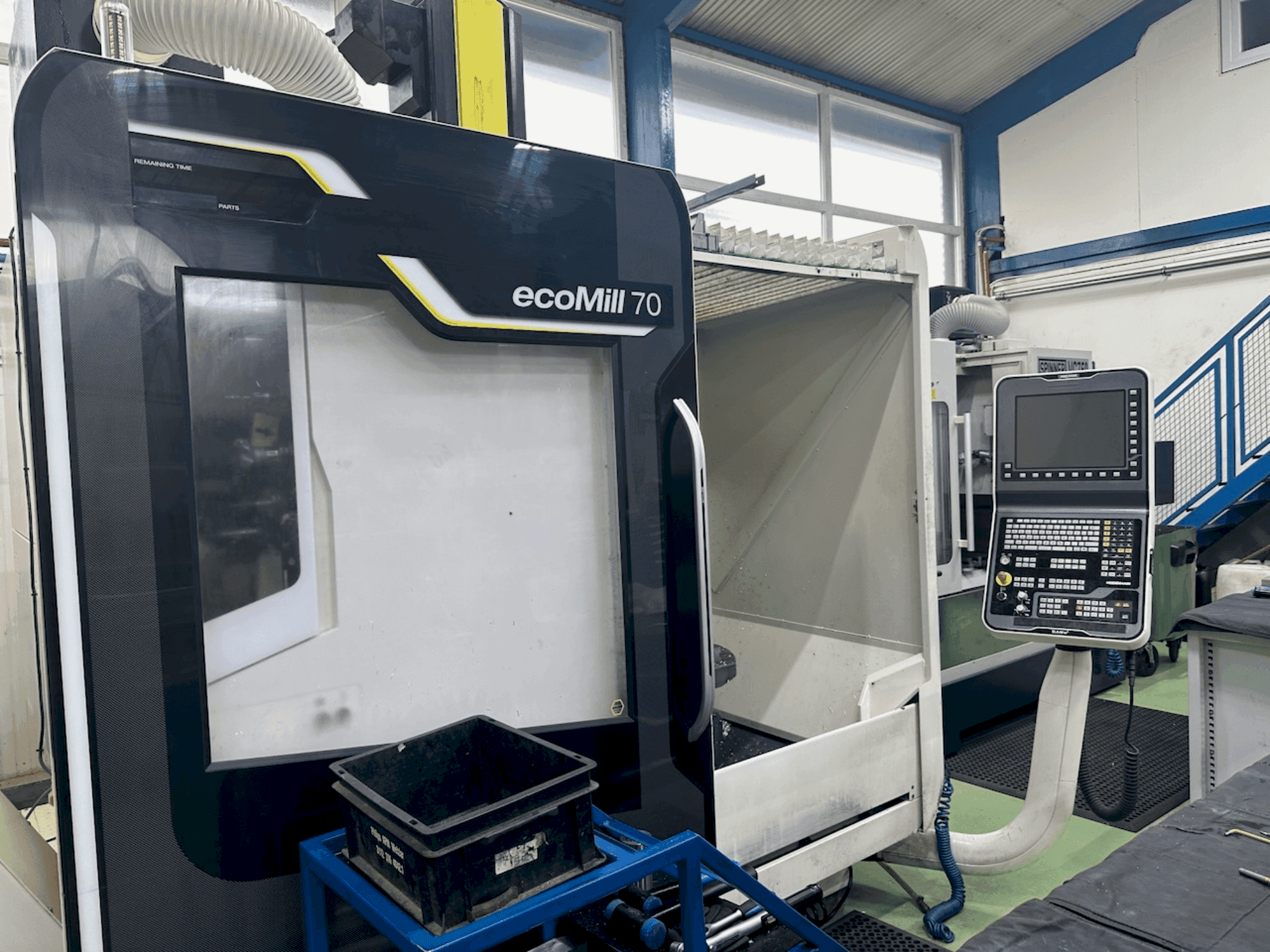 Вид станка DMG MORI ecoMill 70 спереди