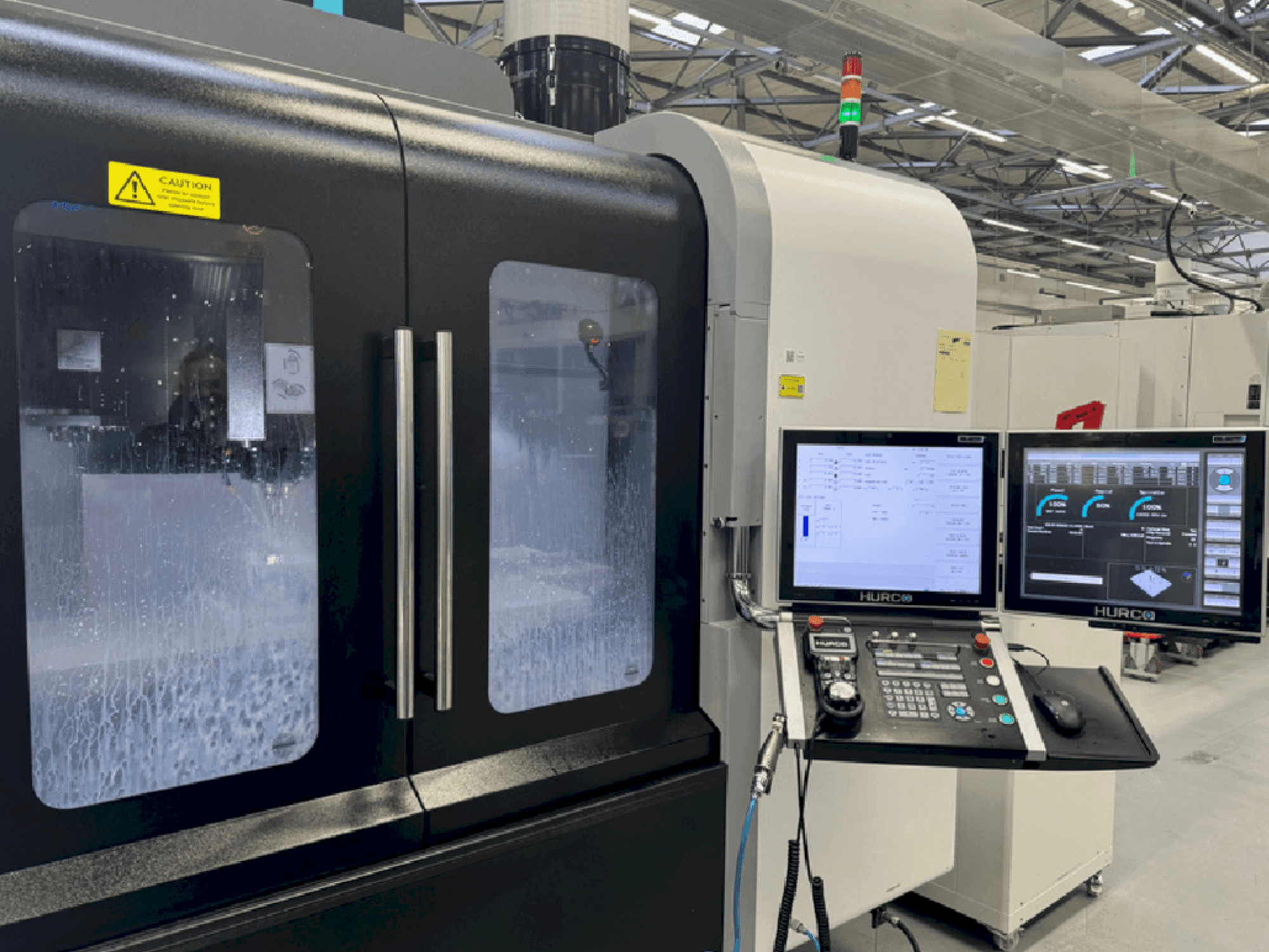 Вид станка Hurco VMX42HSRTi спереди