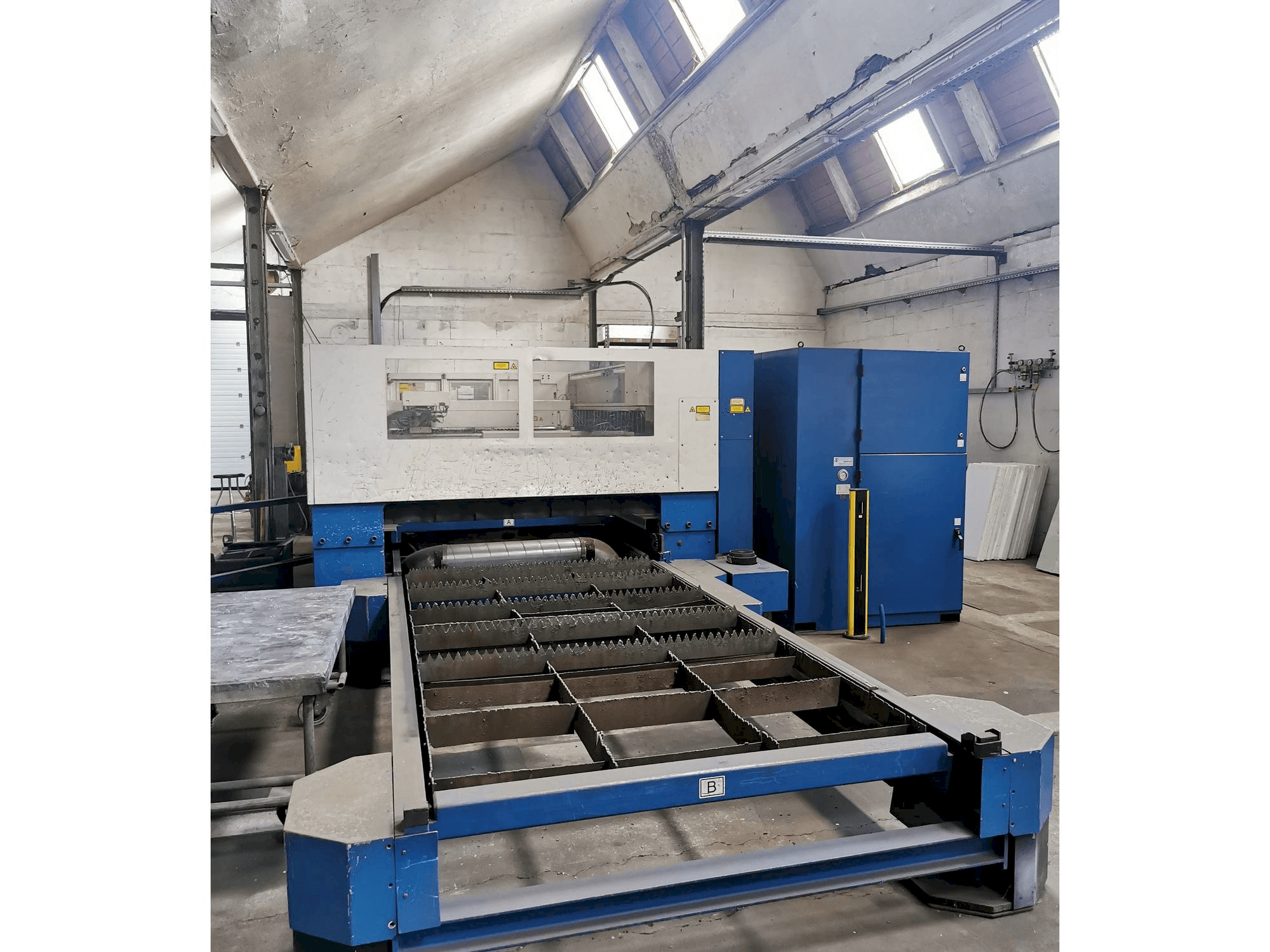 Вид станка Trumpf Trumatic L3030 спереди