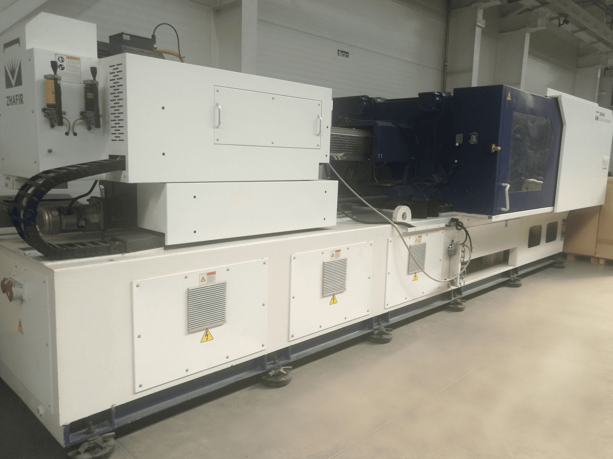 Front view of Zhafir VE 4100/1100 Machine