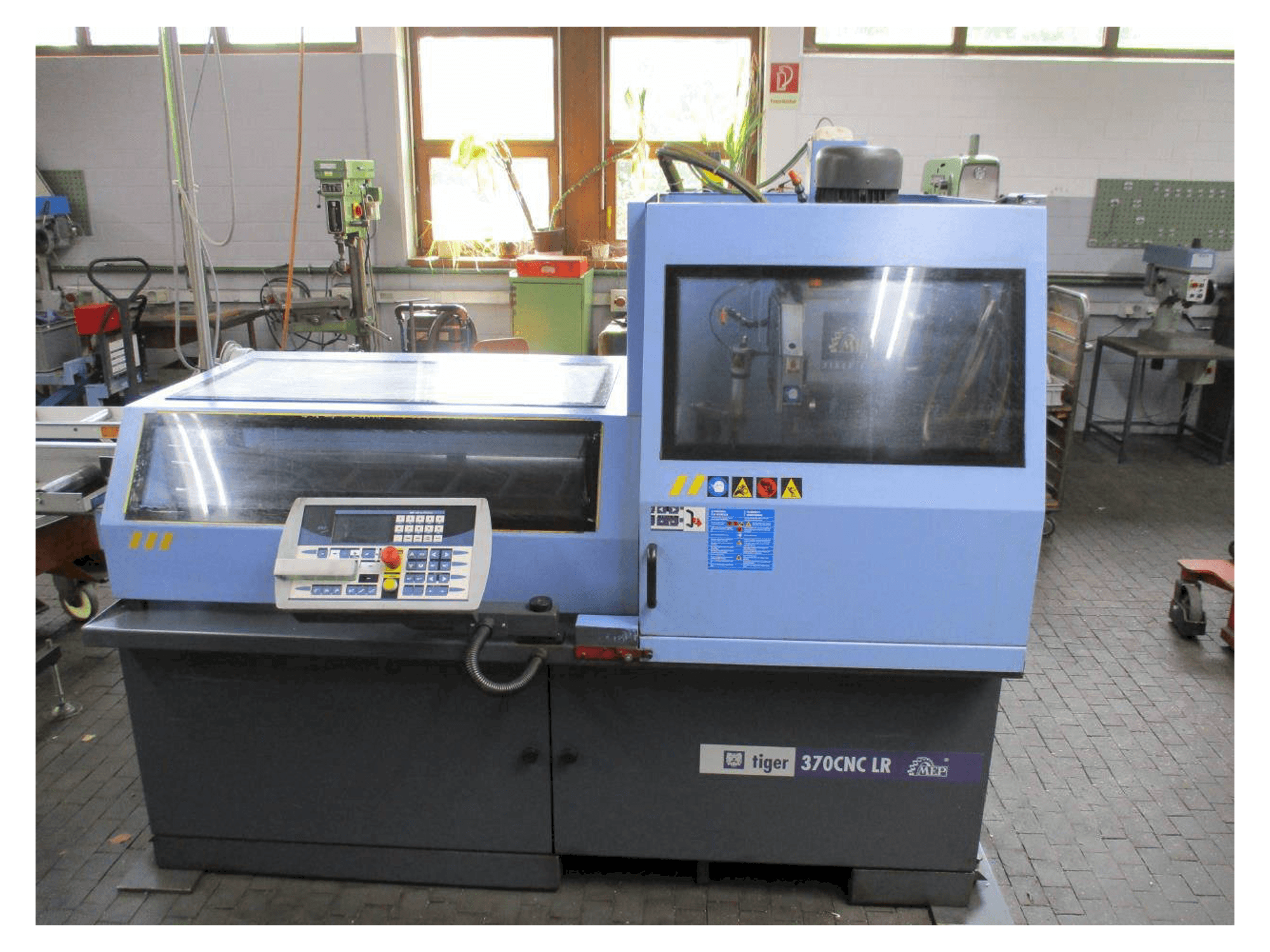 Вид станка MEP TIGER 370 CNC - LR спереди