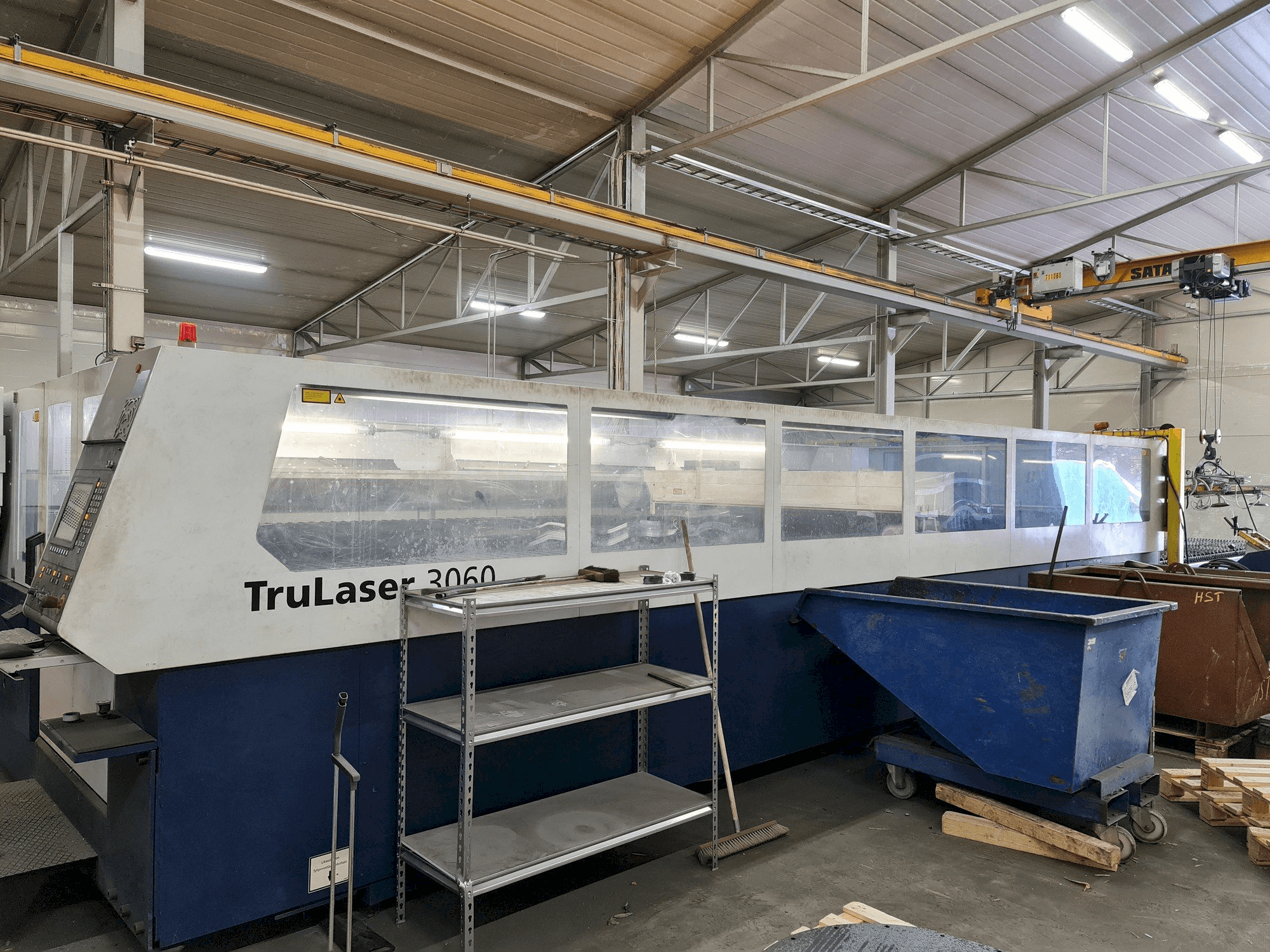 Вид станка Trumpf TruLaser 3060 сбоку