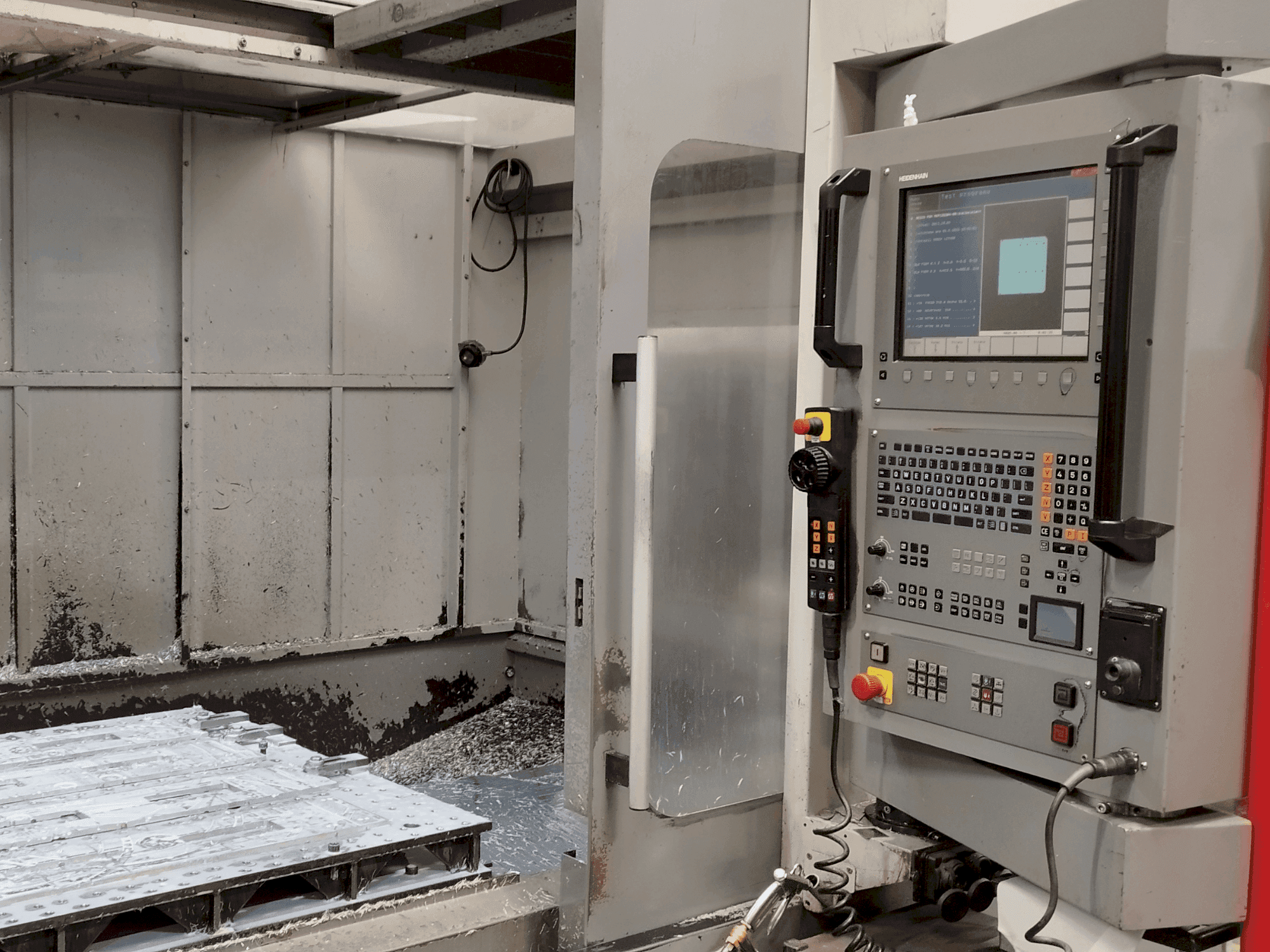 Вид станка Leadwell V80I спереди