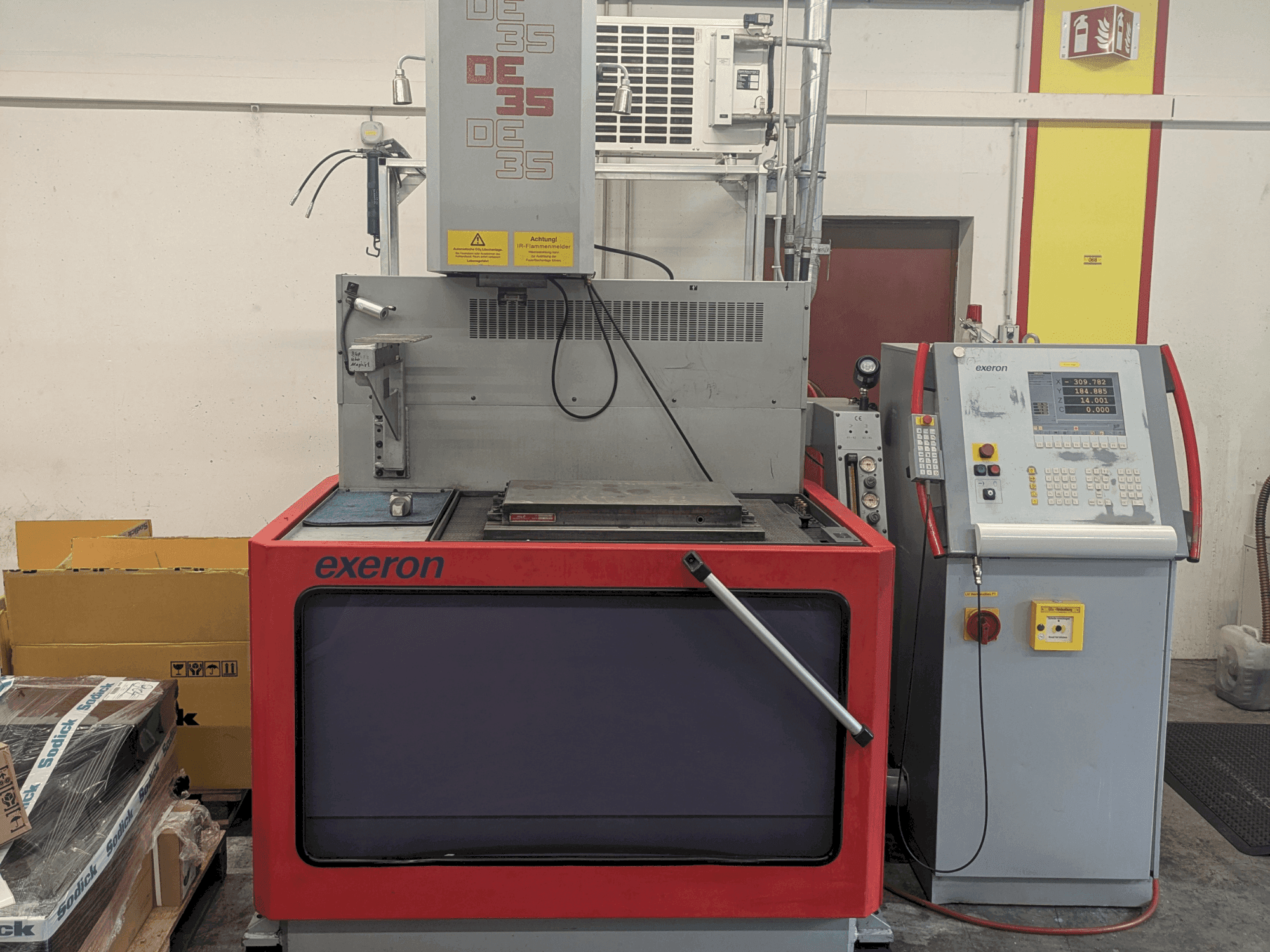 Вид станка Exeron DE 35 CE спереди