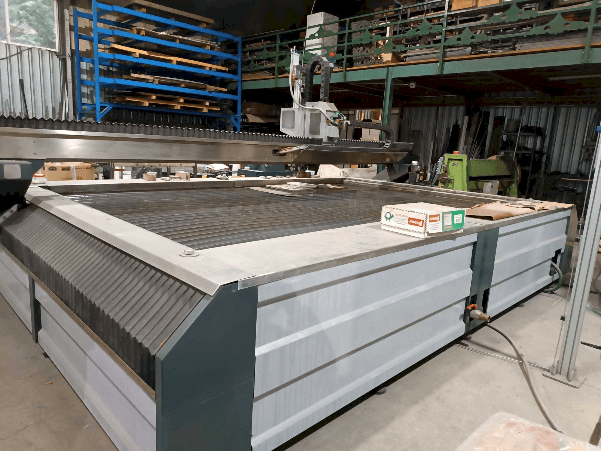 Вид станка SOITAAB Waterjet IP-20 спереди